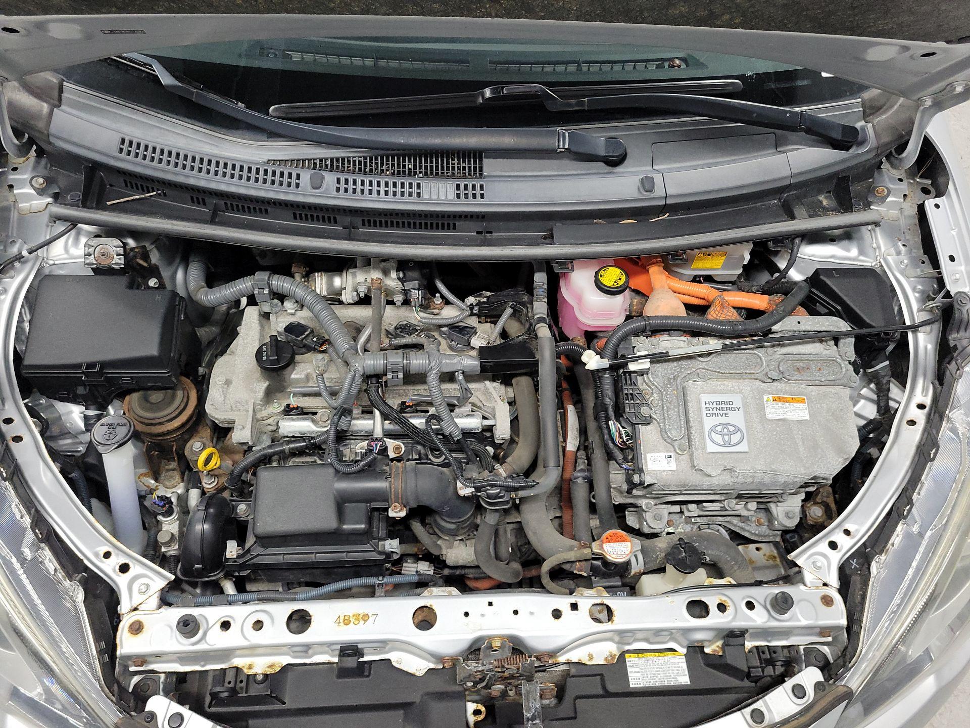 Thumbnail: 2016 Toyota Prius c - 20