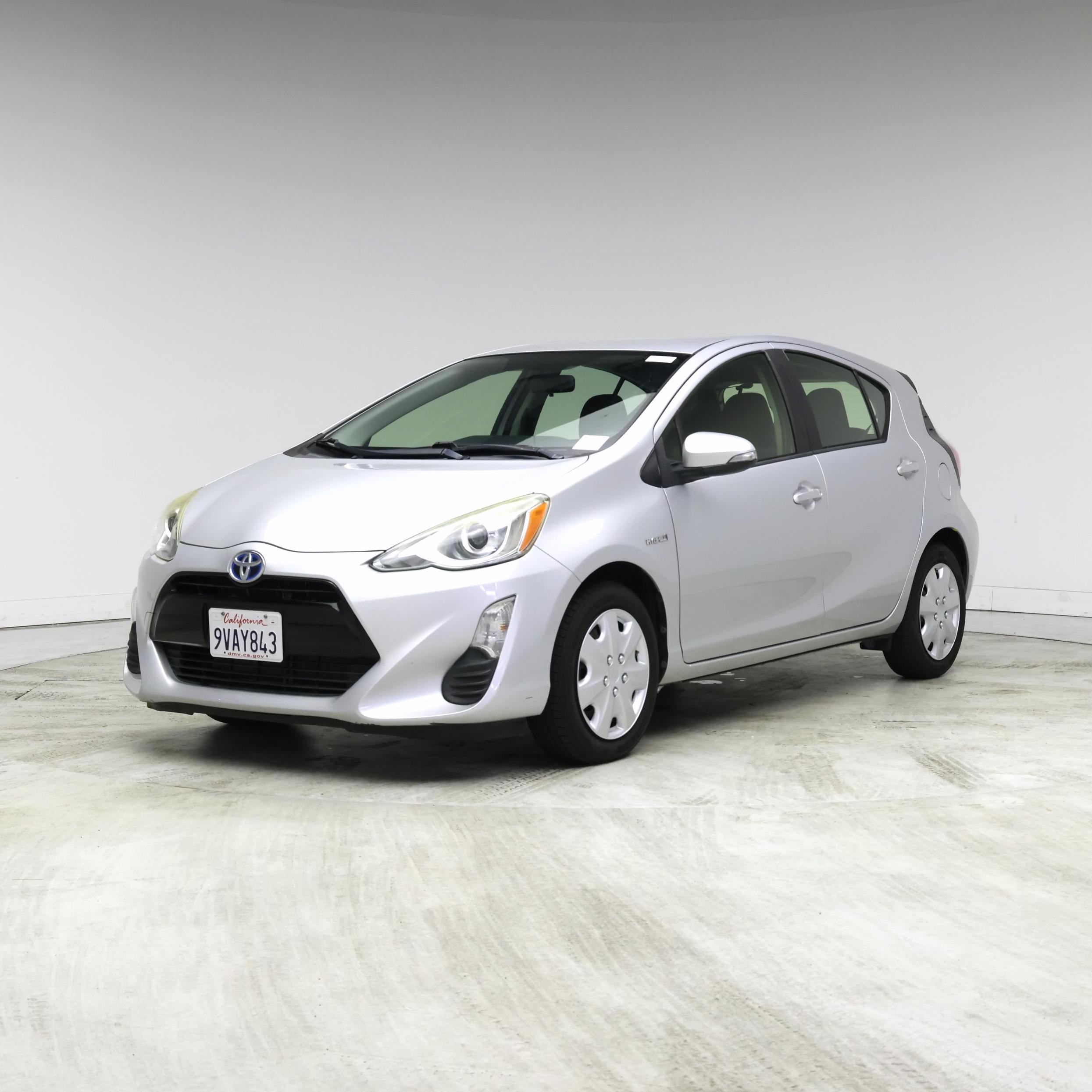 Thumbnail: 2016 Toyota Prius c - 4