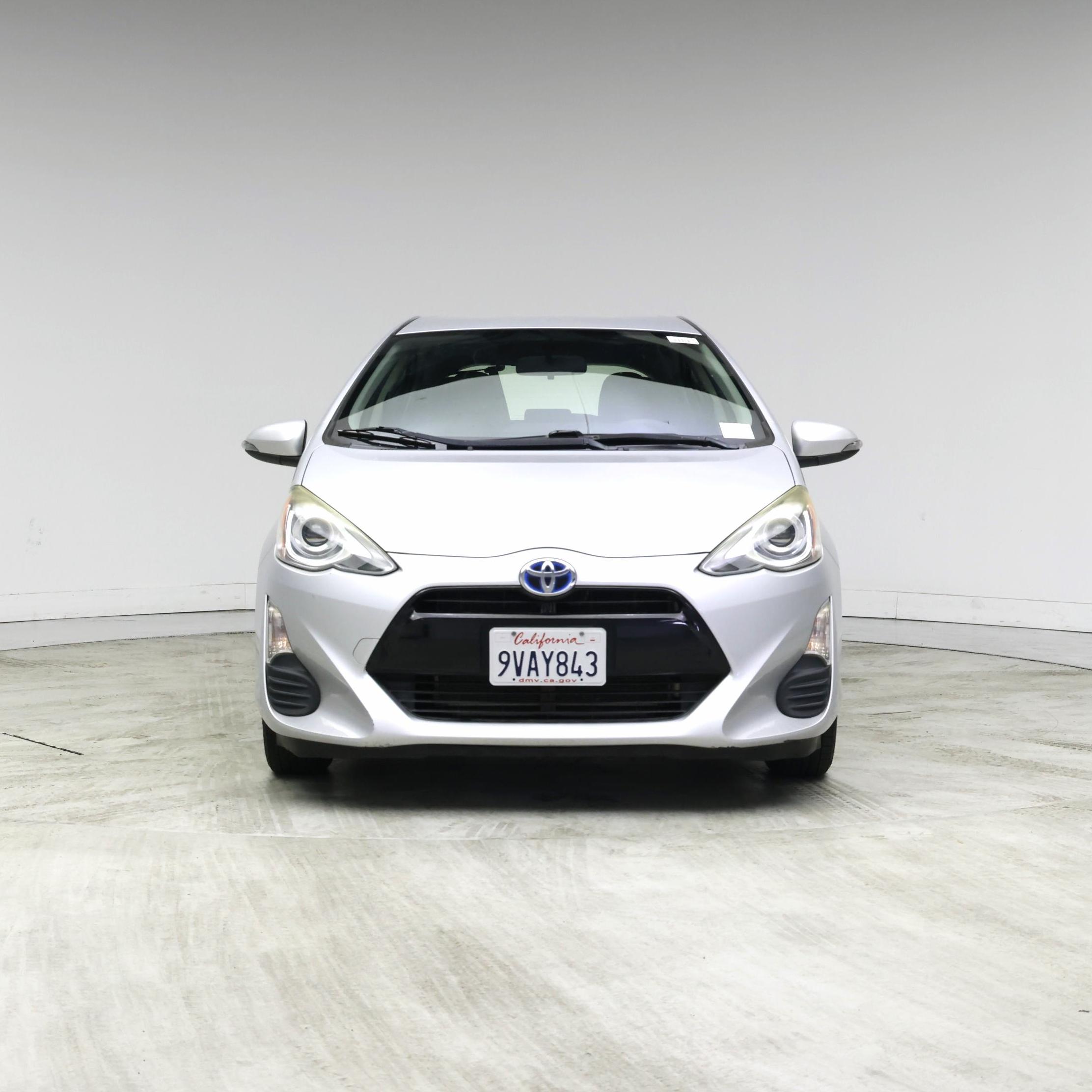 Thumbnail: 2016 Toyota Prius c - 5