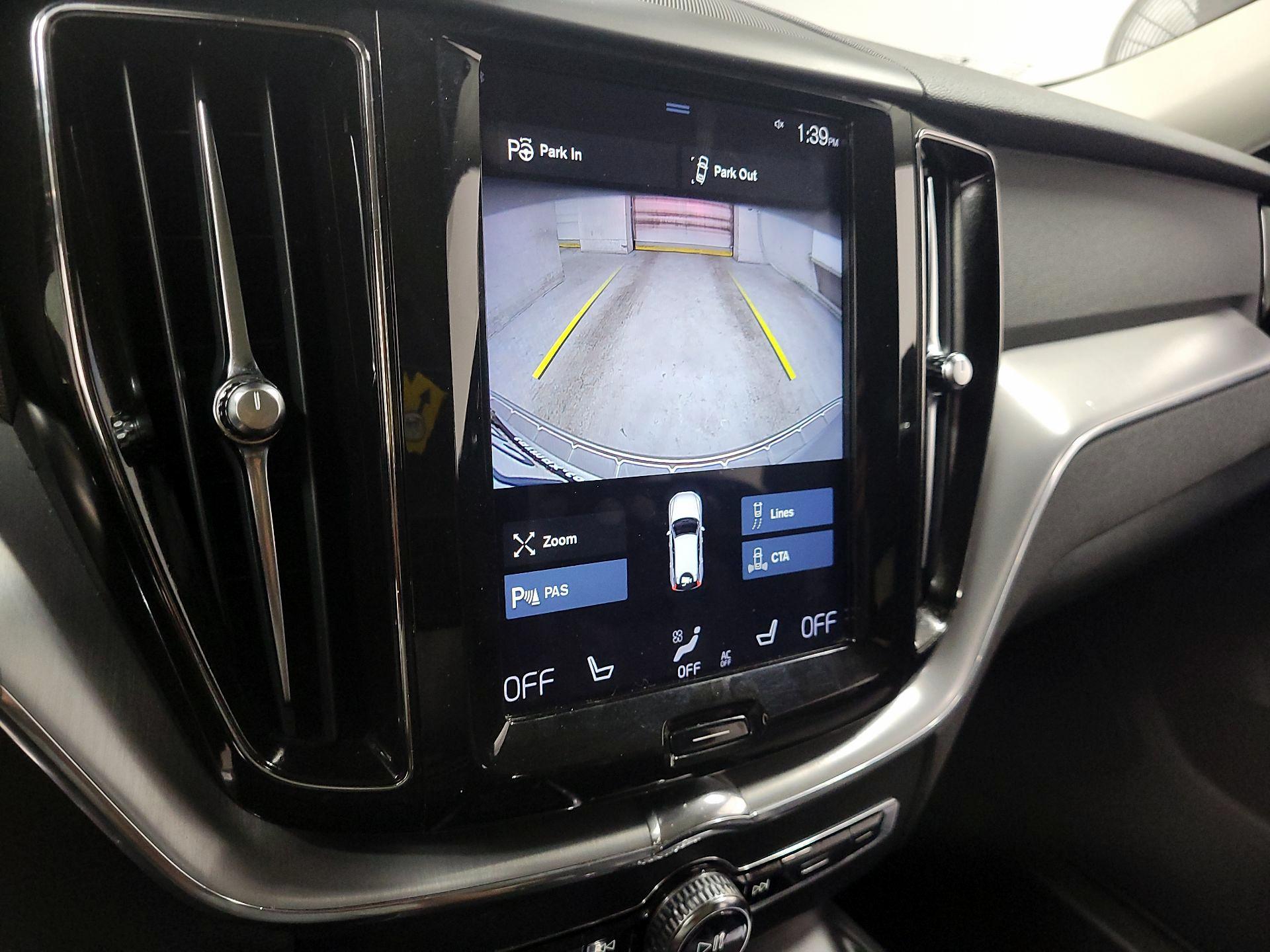 Thumbnail: 2018 Volvo XC60 - 13