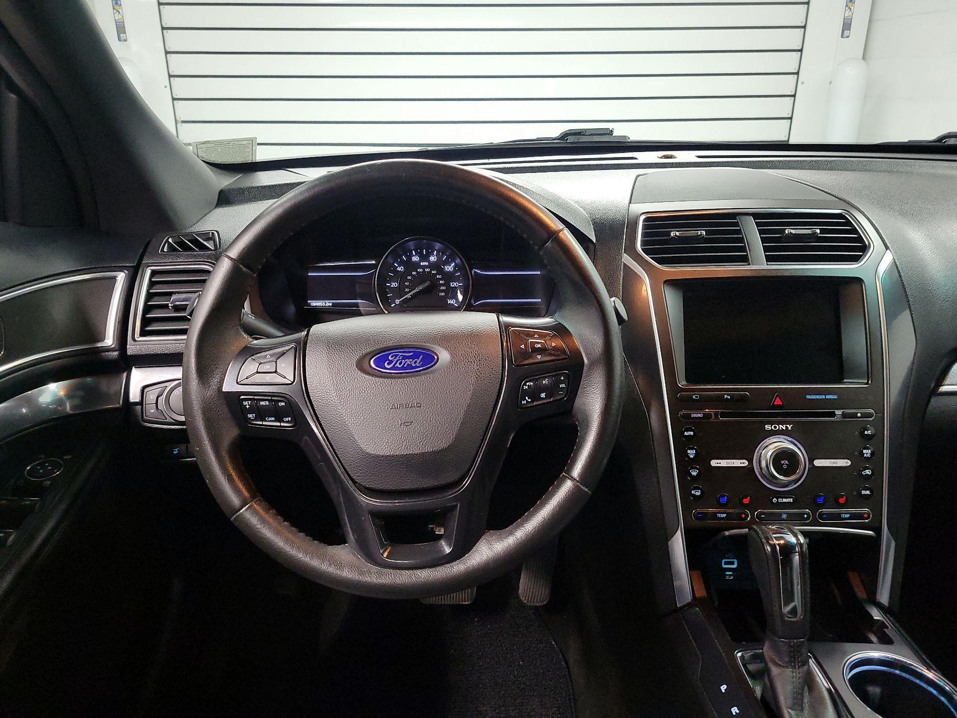 Thumbnail: 2016 Ford Explorer - 10