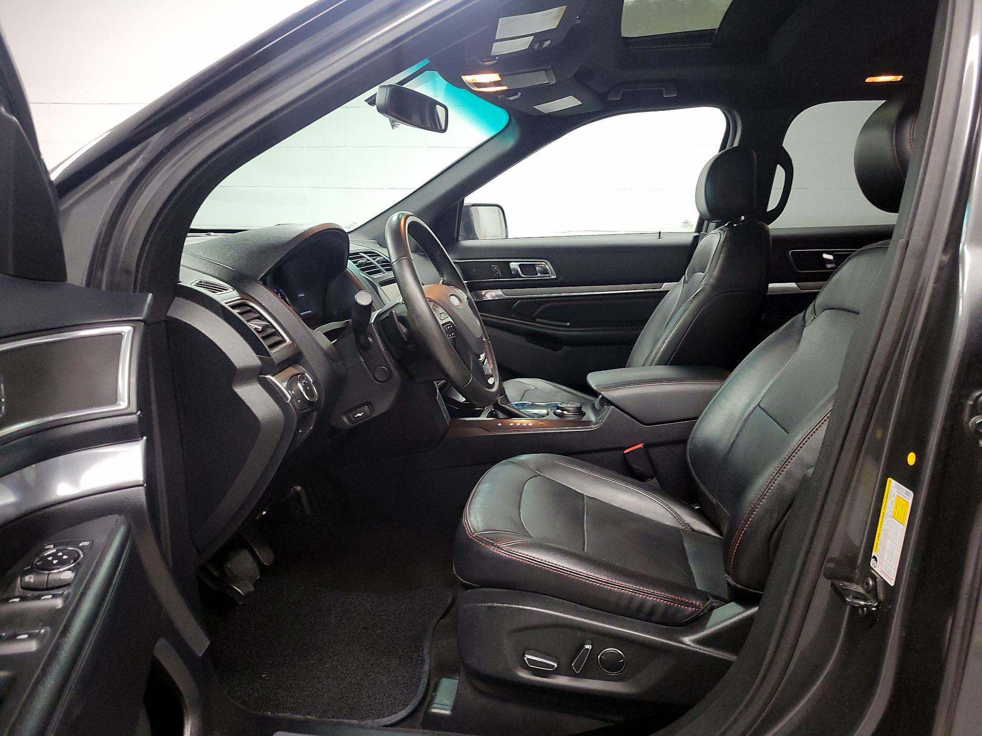 Thumbnail: 2016 Ford Explorer - 11