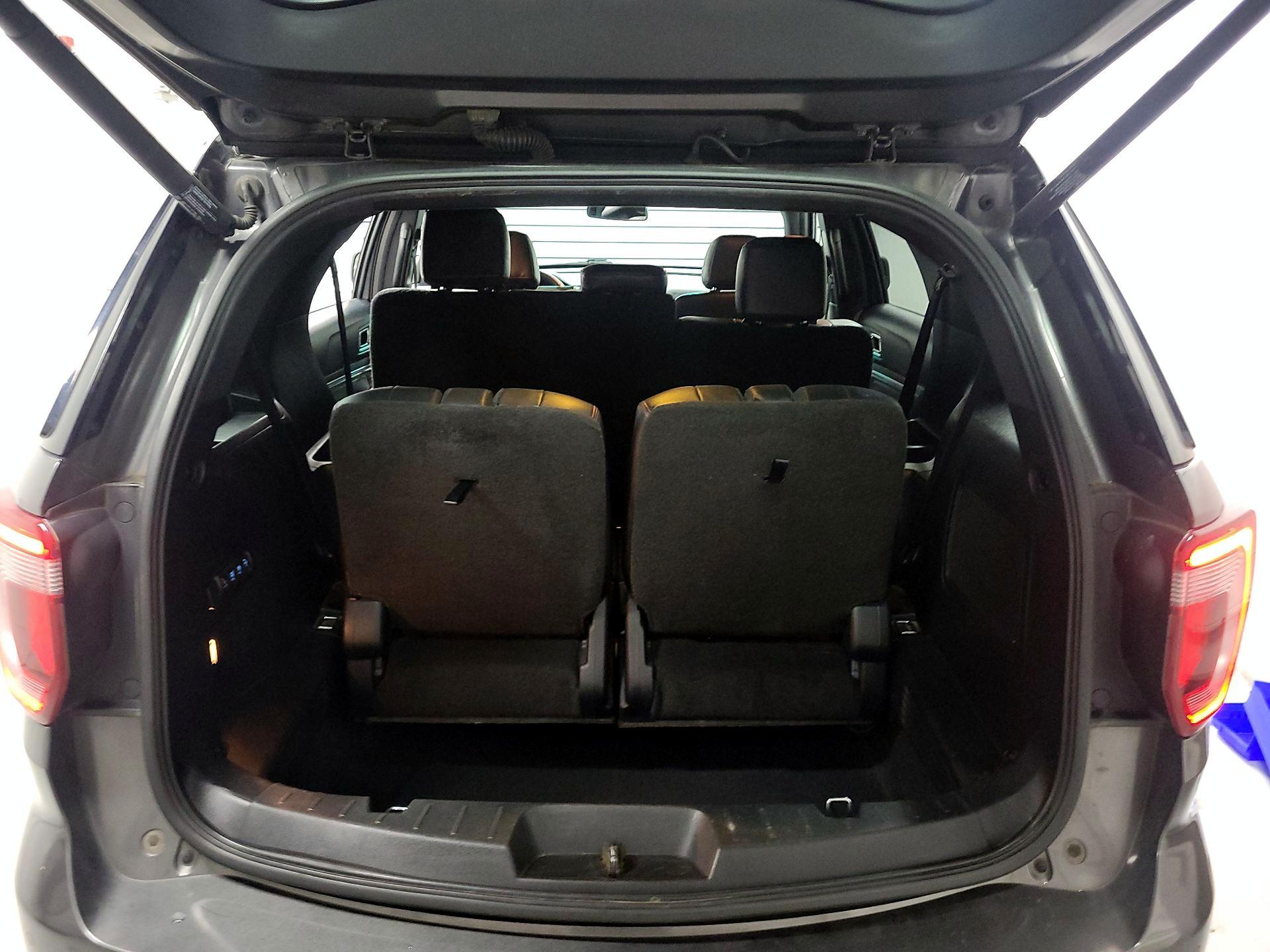 Thumbnail: 2016 Ford Explorer - 20