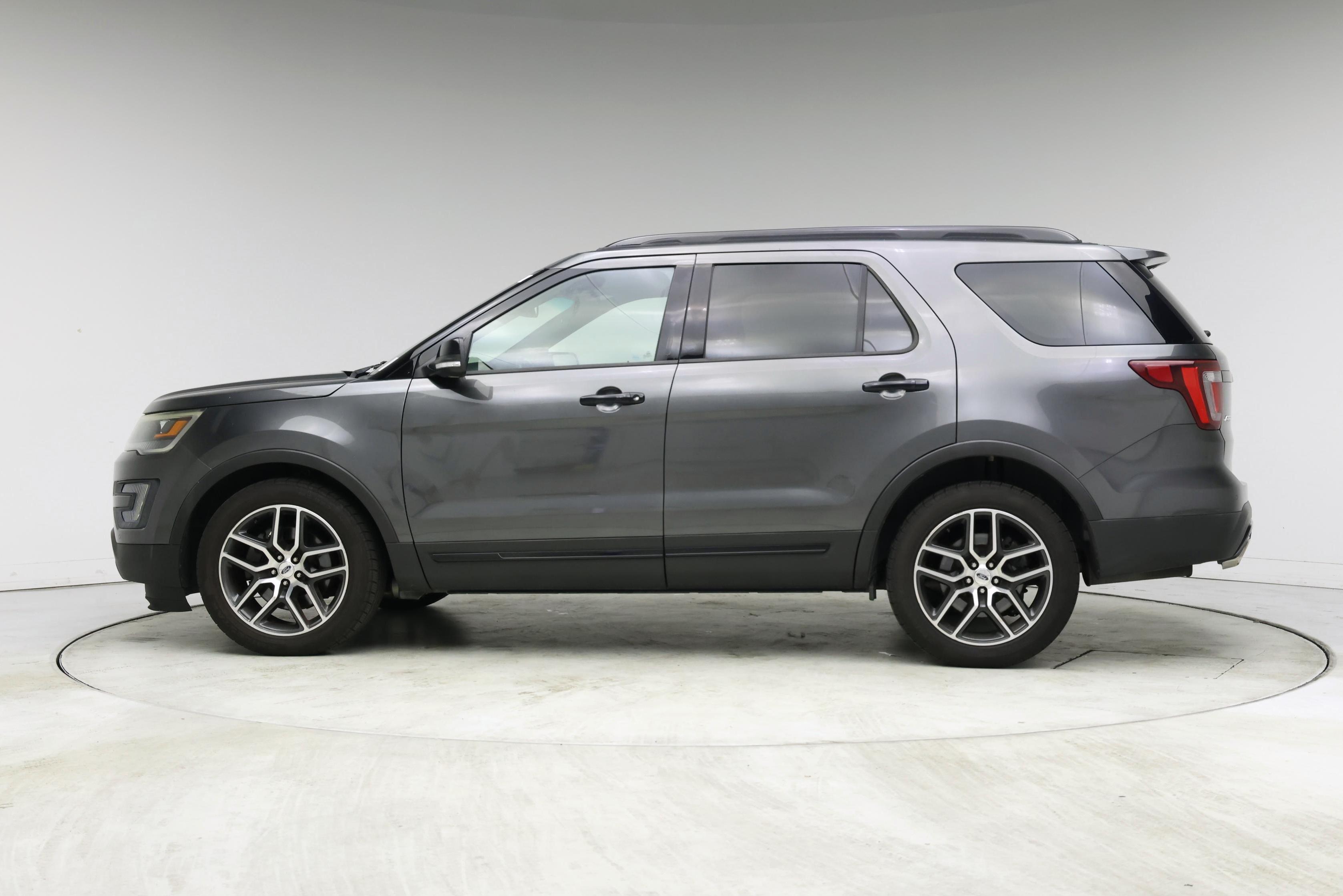 Thumbnail: 2016 Ford Explorer - 3