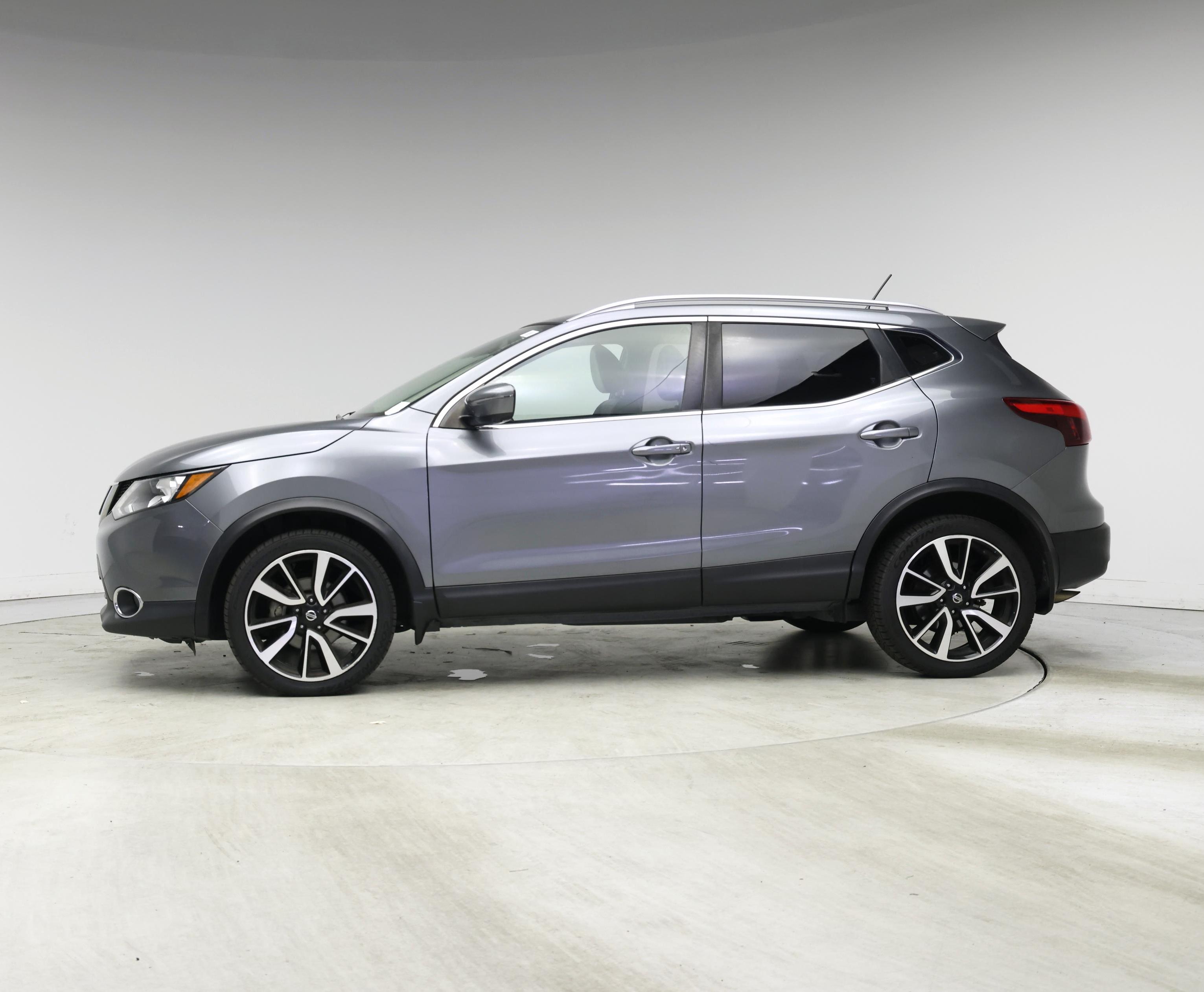 Thumbnail: 2018 Nissan Rogue Sport - 3