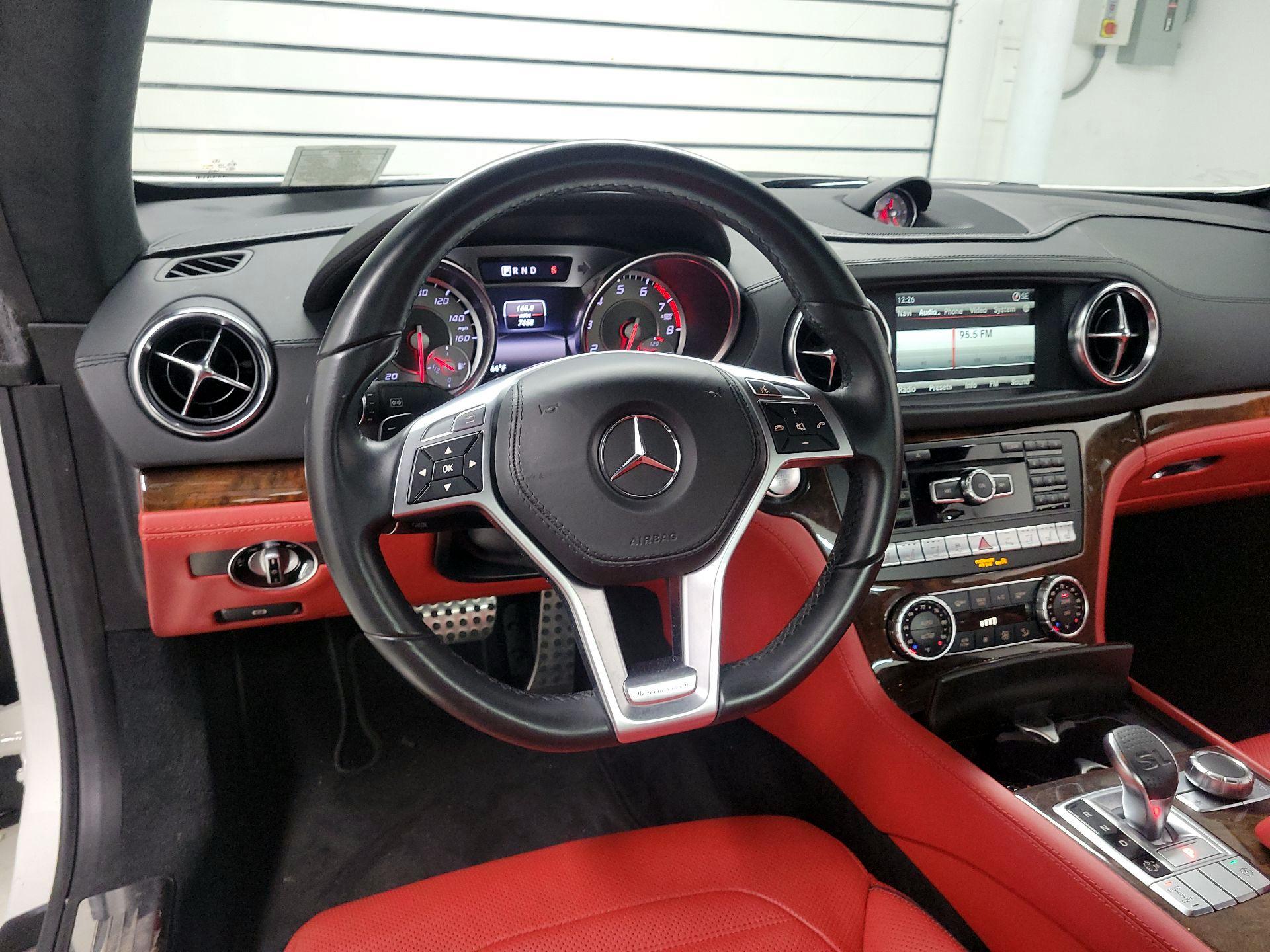 Thumbnail: 2016 Mercedes-Benz SL-Class - 9
