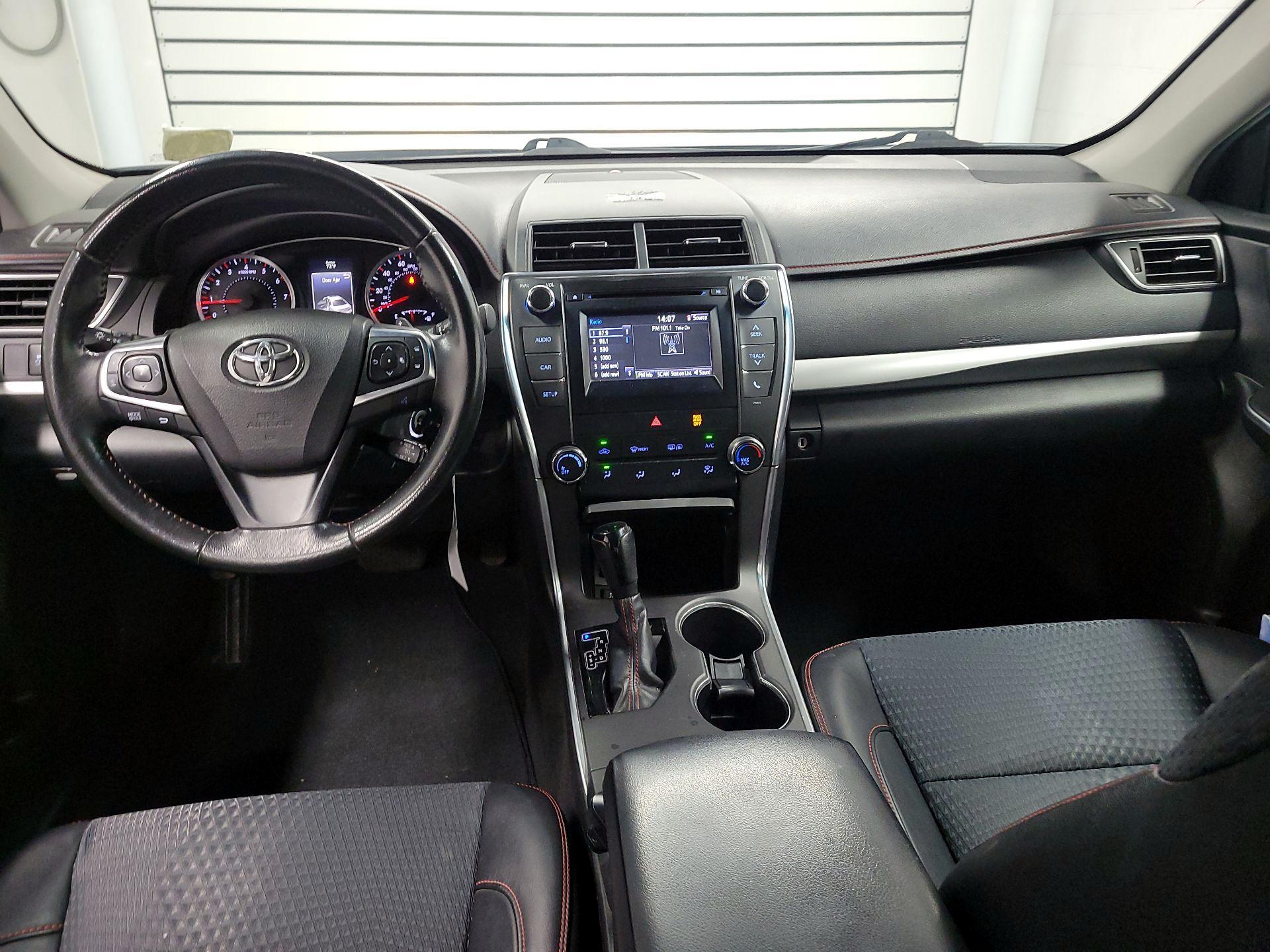 Thumbnail: 2015 Toyota Camry - 9