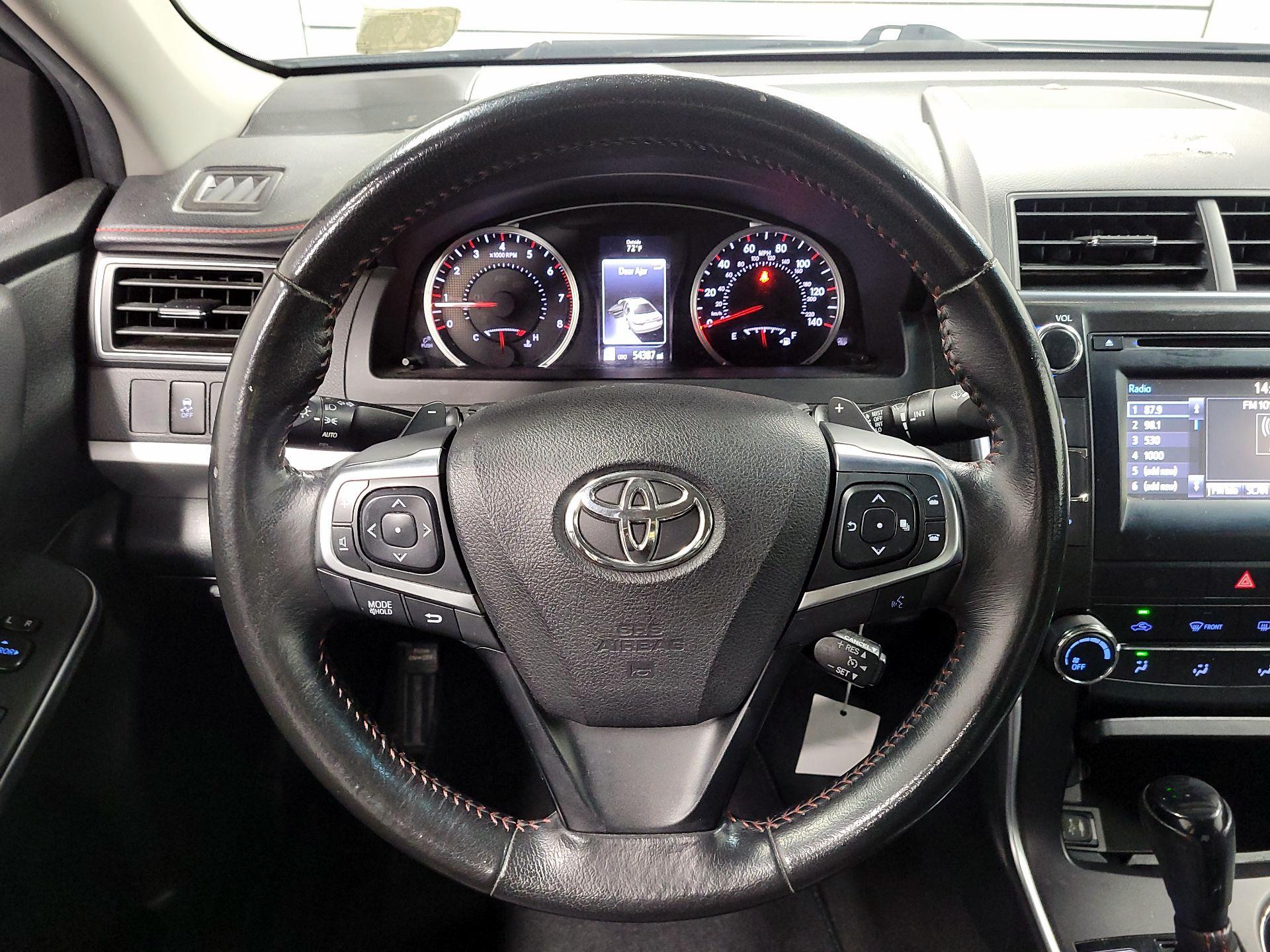 Thumbnail: 2015 Toyota Camry - 10