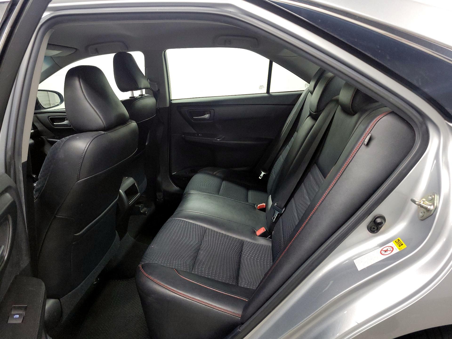 Thumbnail: 2015 Toyota Camry - 19