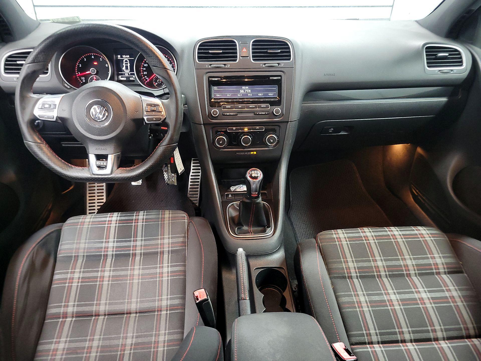 Thumbnail: 2014 Volkswagen Golf - 9