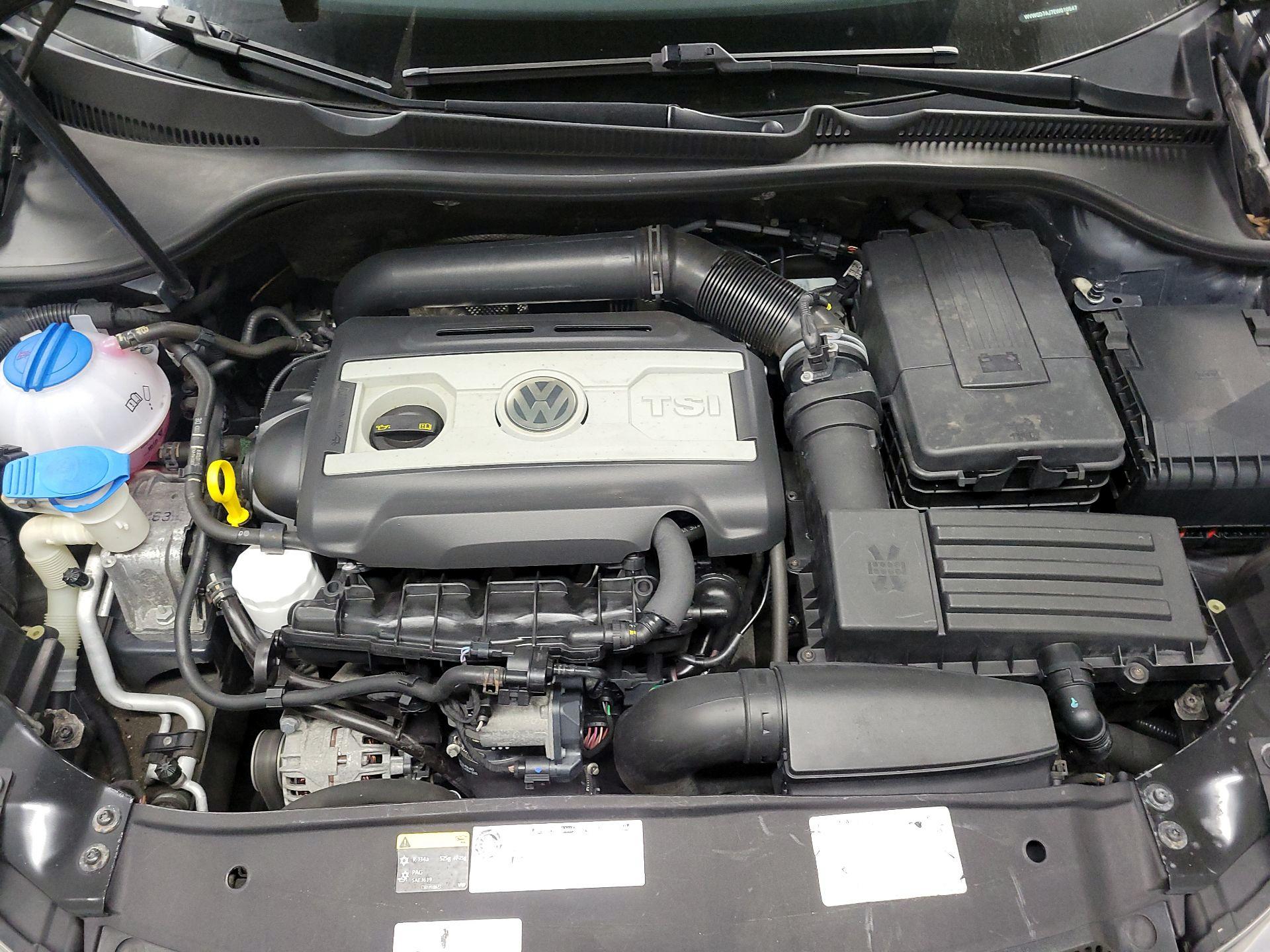 Thumbnail: 2014 Volkswagen Golf - 19
