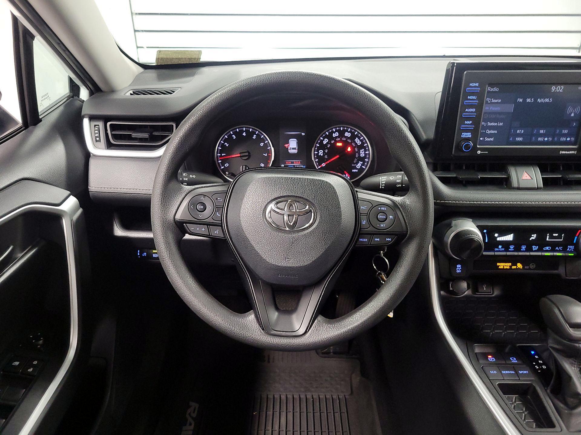Thumbnail: 2021 Toyota RAV4 - 10