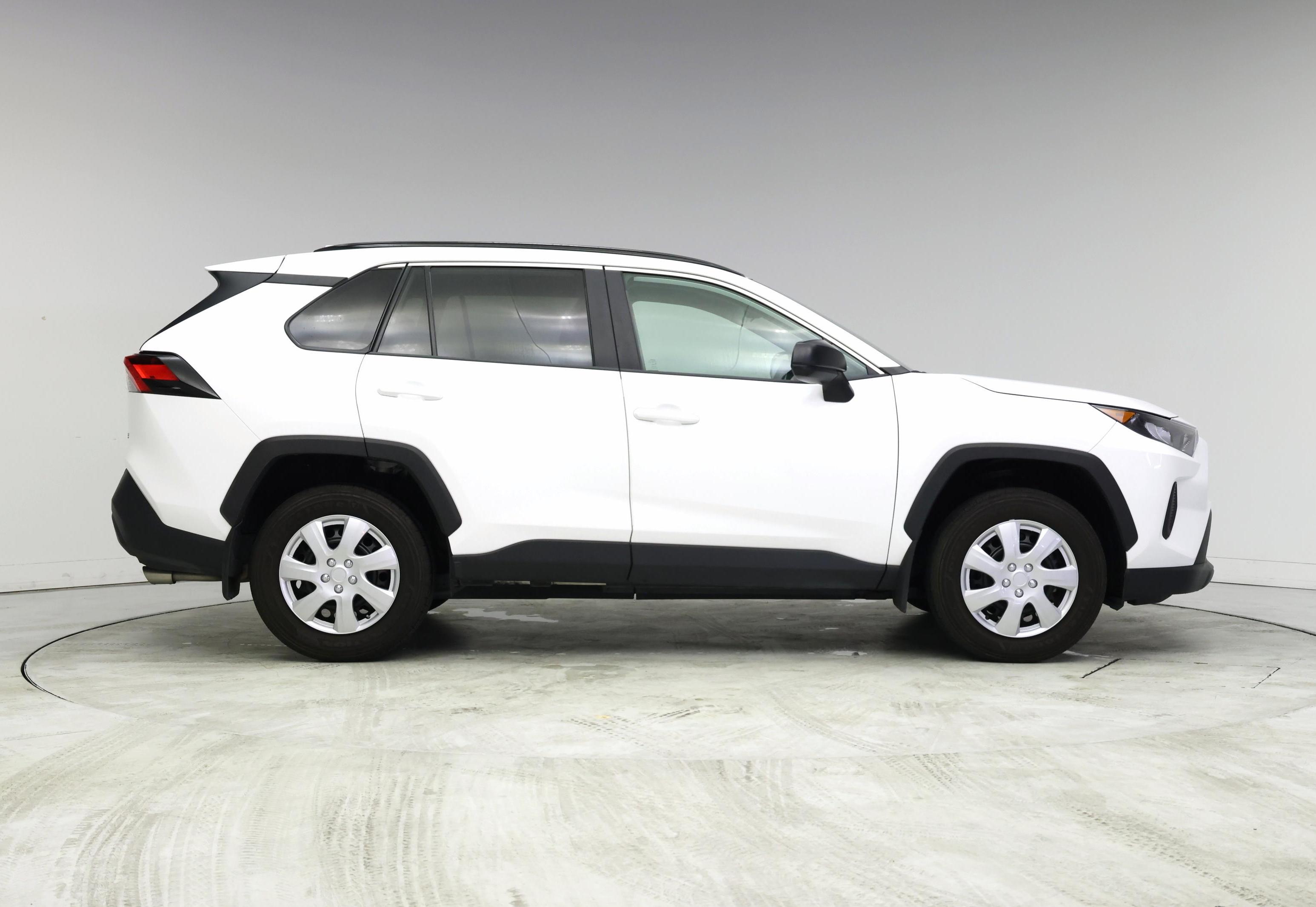 Thumbnail: 2021 Toyota RAV4 - 7