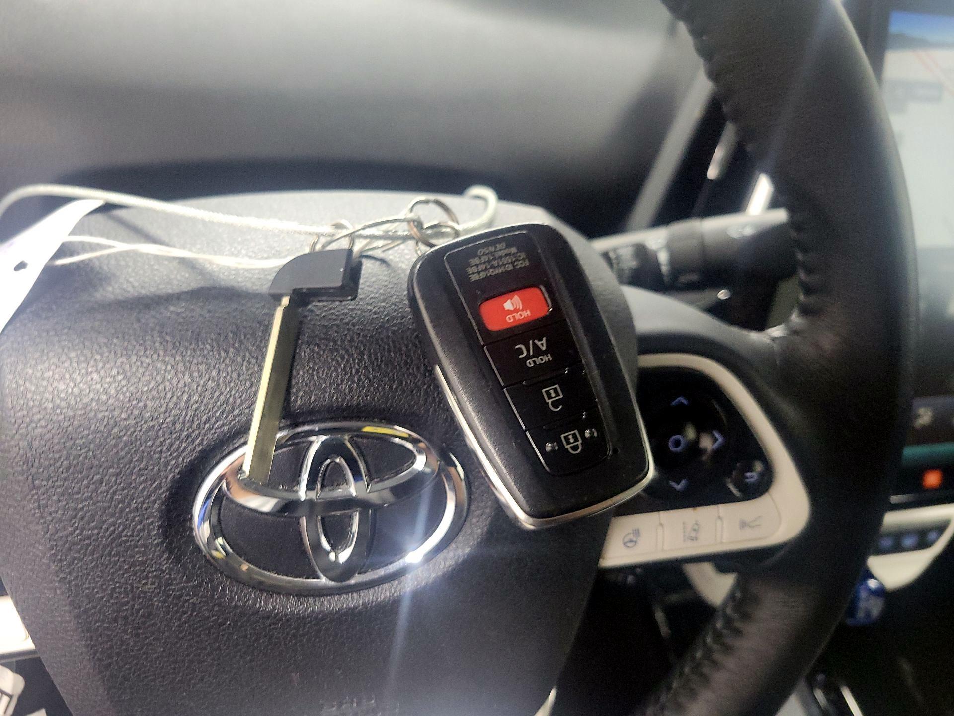 Thumbnail: 2017 Toyota Prius Prime - 20
