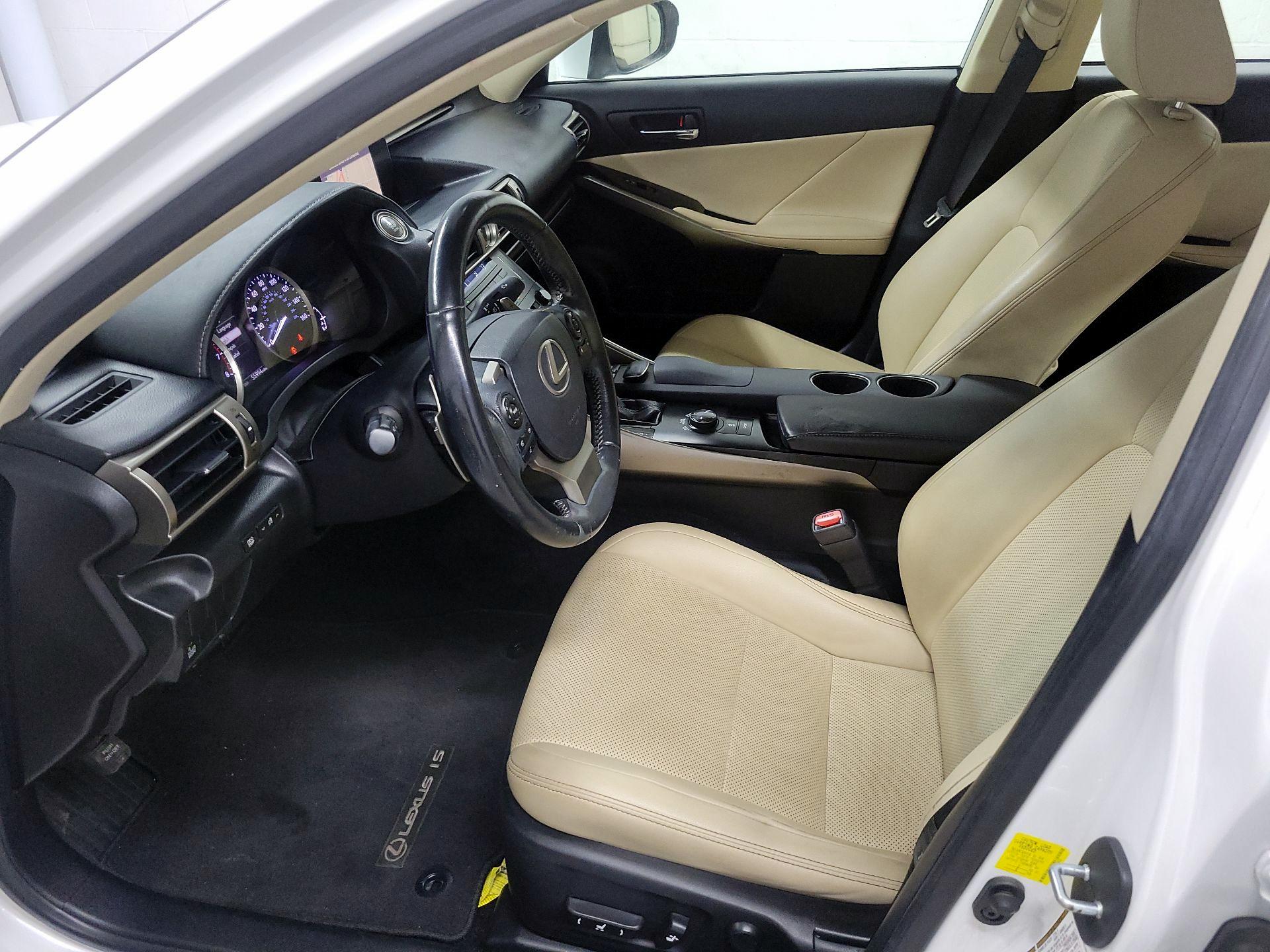 Thumbnail: 2014 Lexus IS - 11