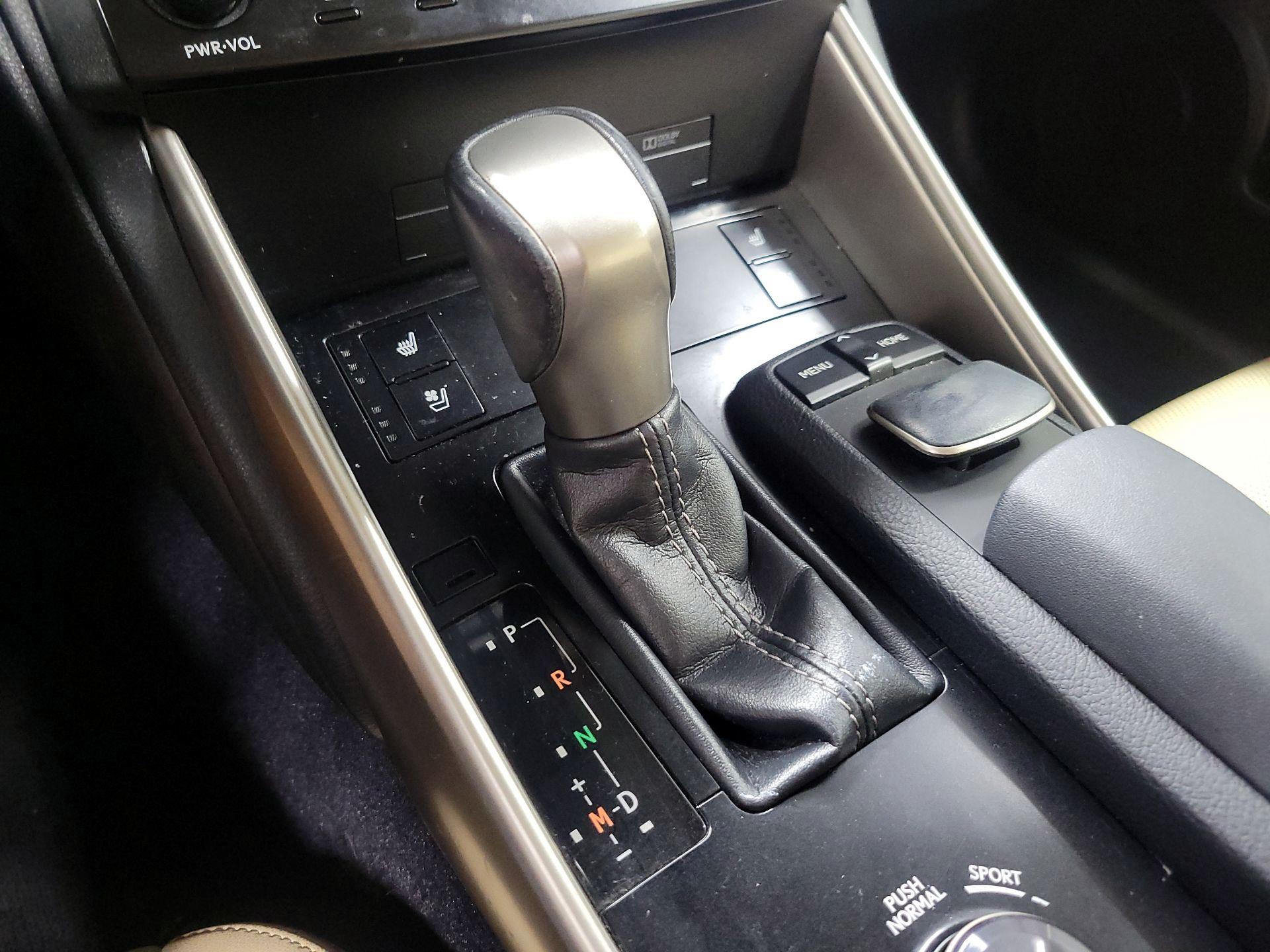 Thumbnail: 2014 Lexus IS - 17