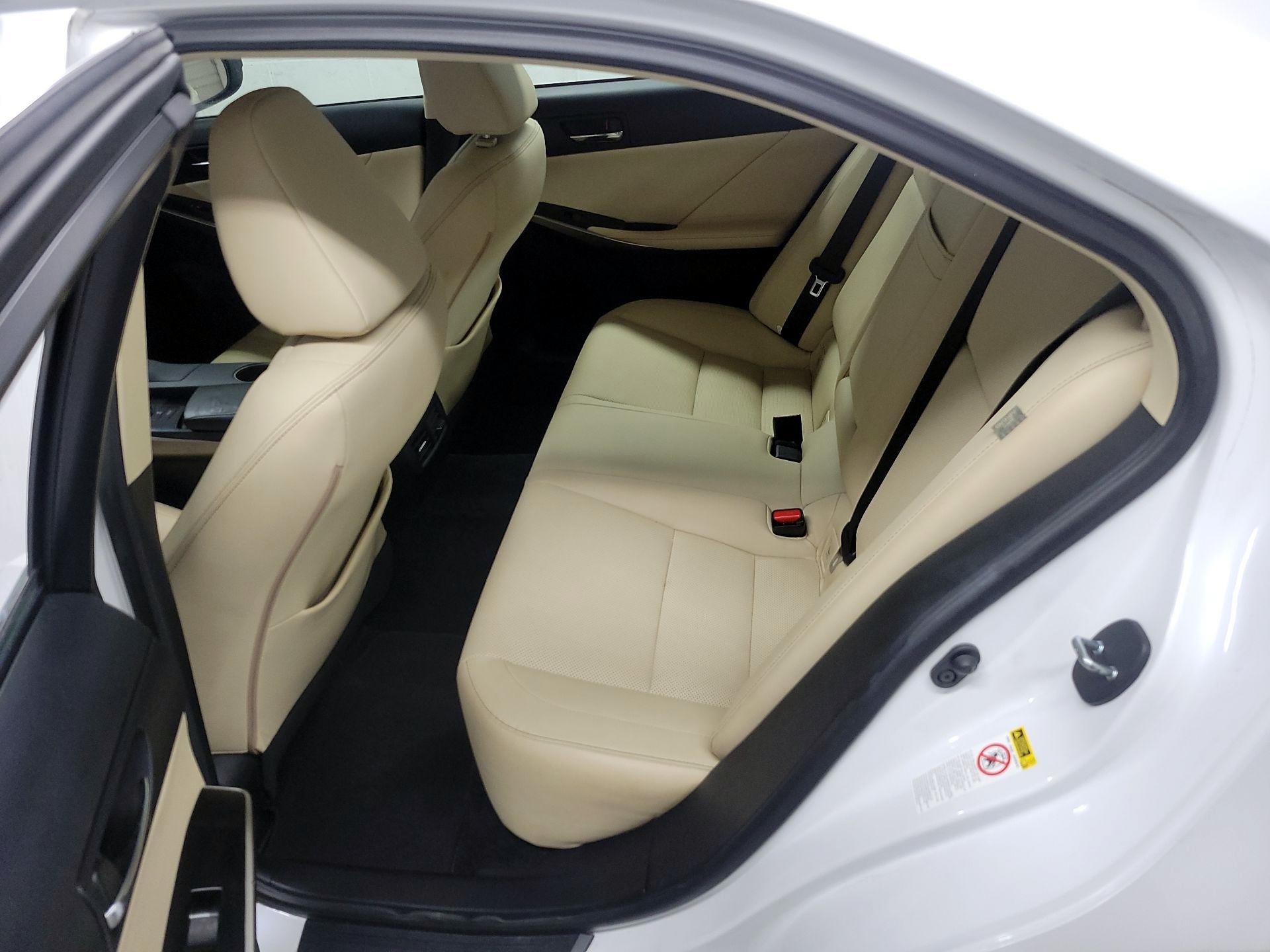 Thumbnail: 2014 Lexus IS - 20