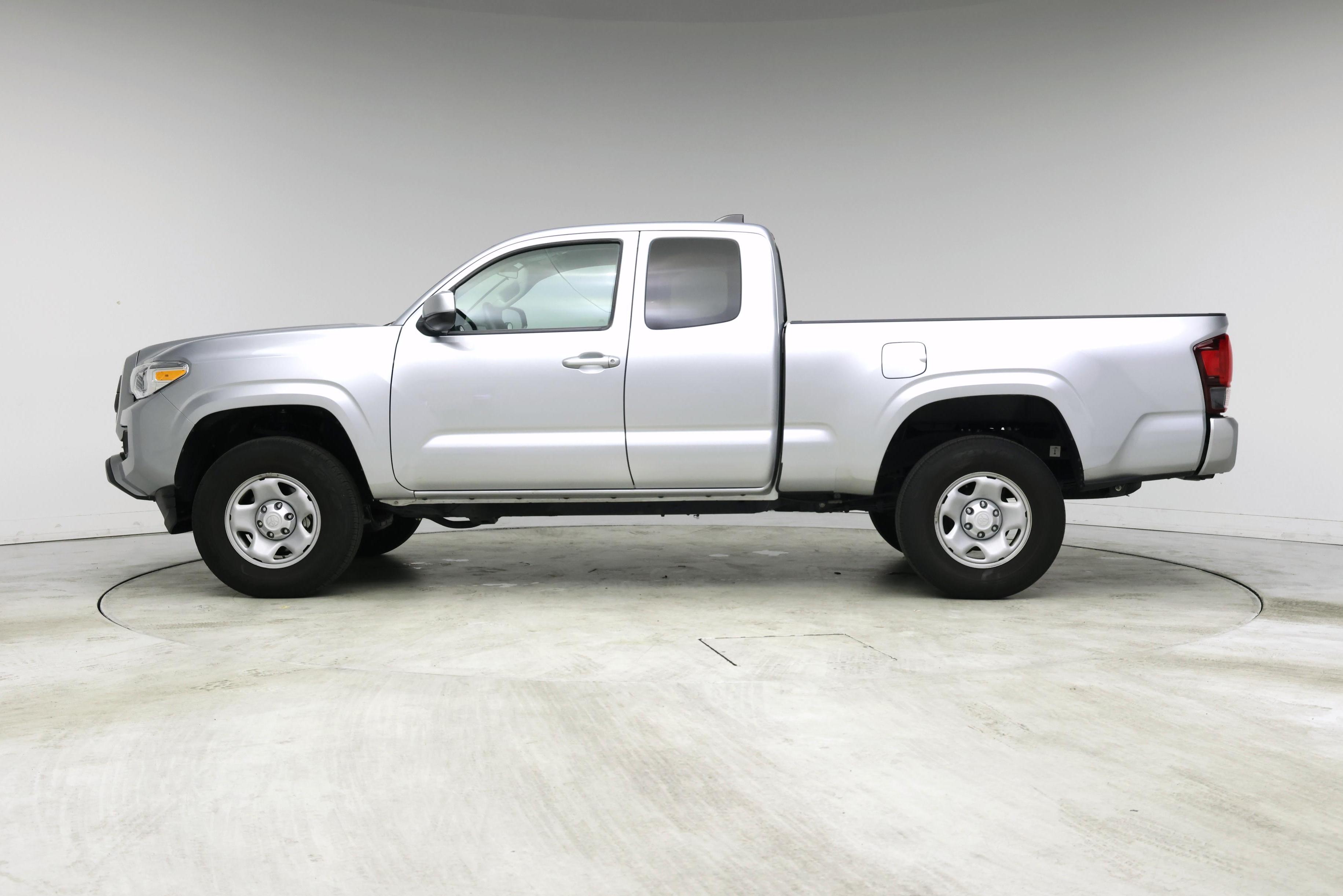 Thumbnail: 2022 Toyota Tacoma - 3