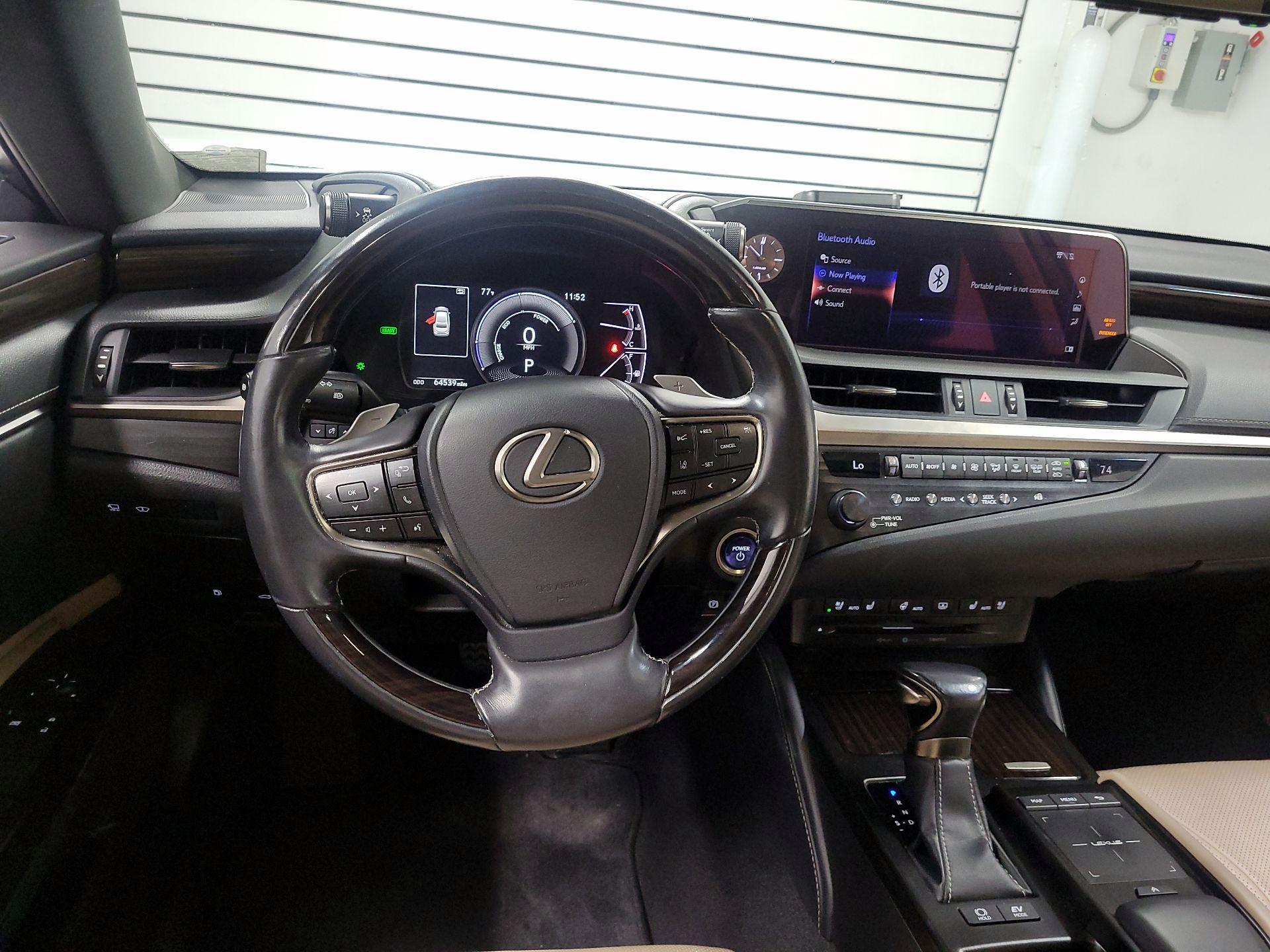 Thumbnail: 2019 Lexus ES - 10