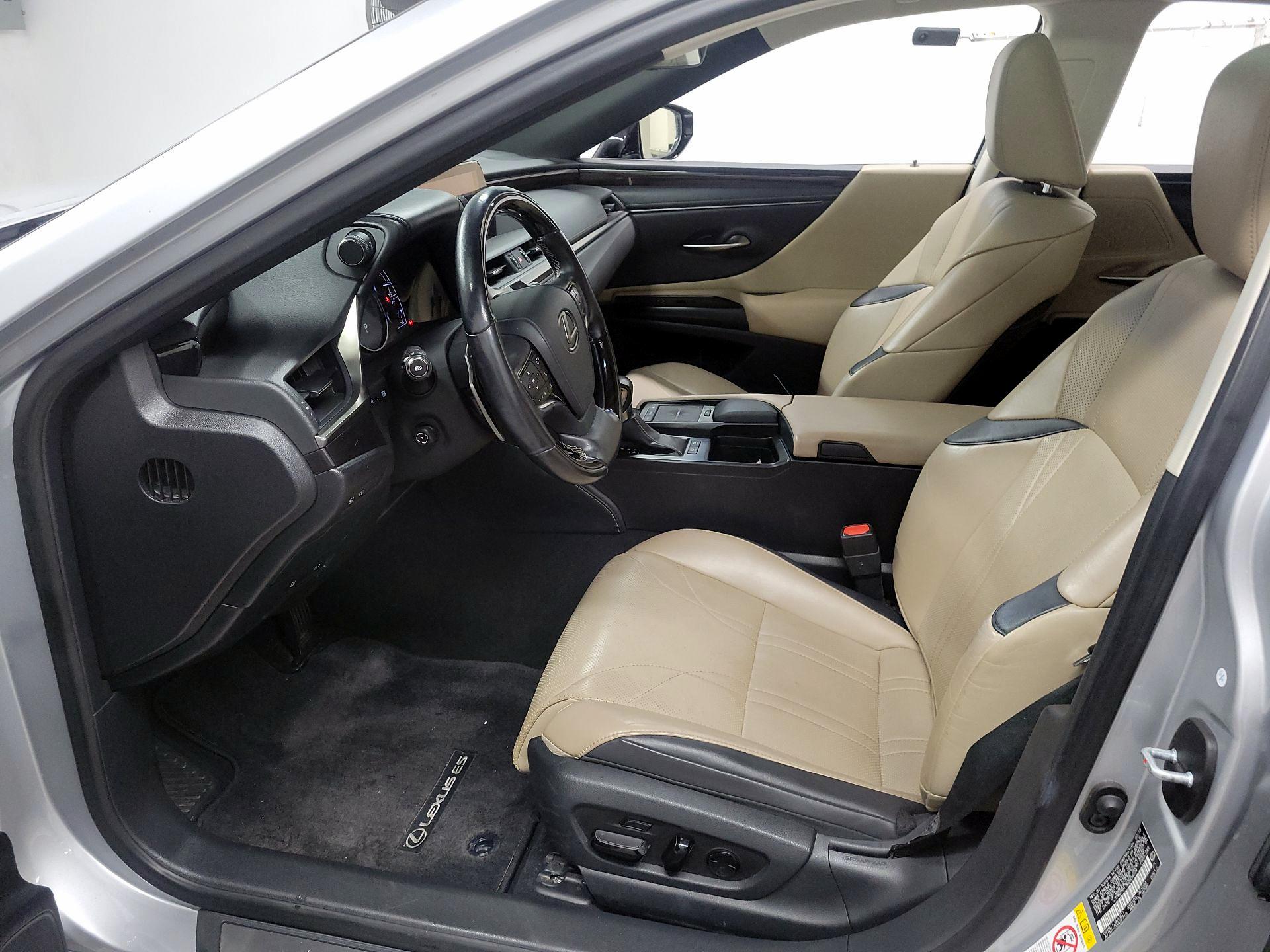 Thumbnail: 2019 Lexus ES - 11