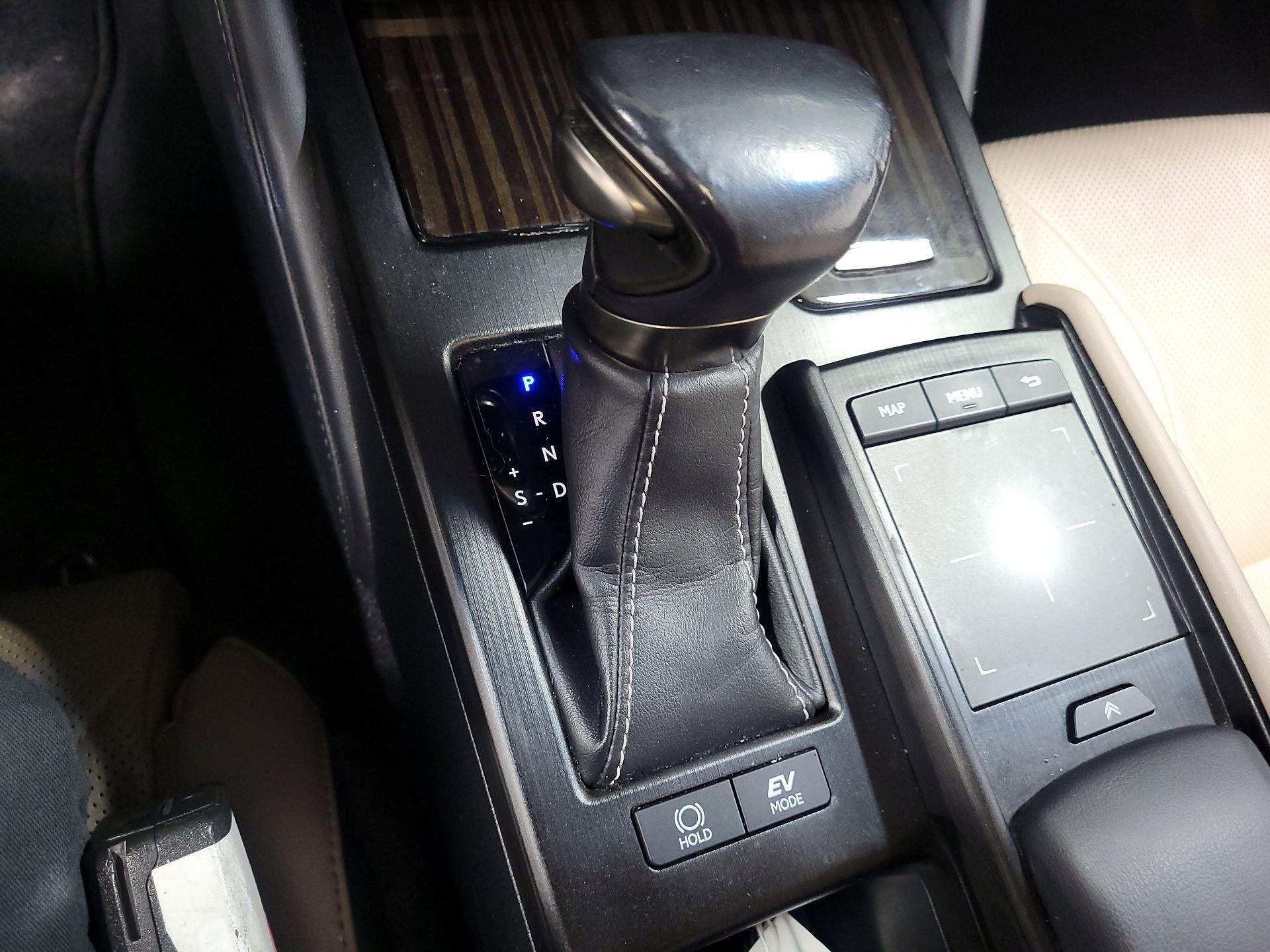 Thumbnail: 2019 Lexus ES - 15