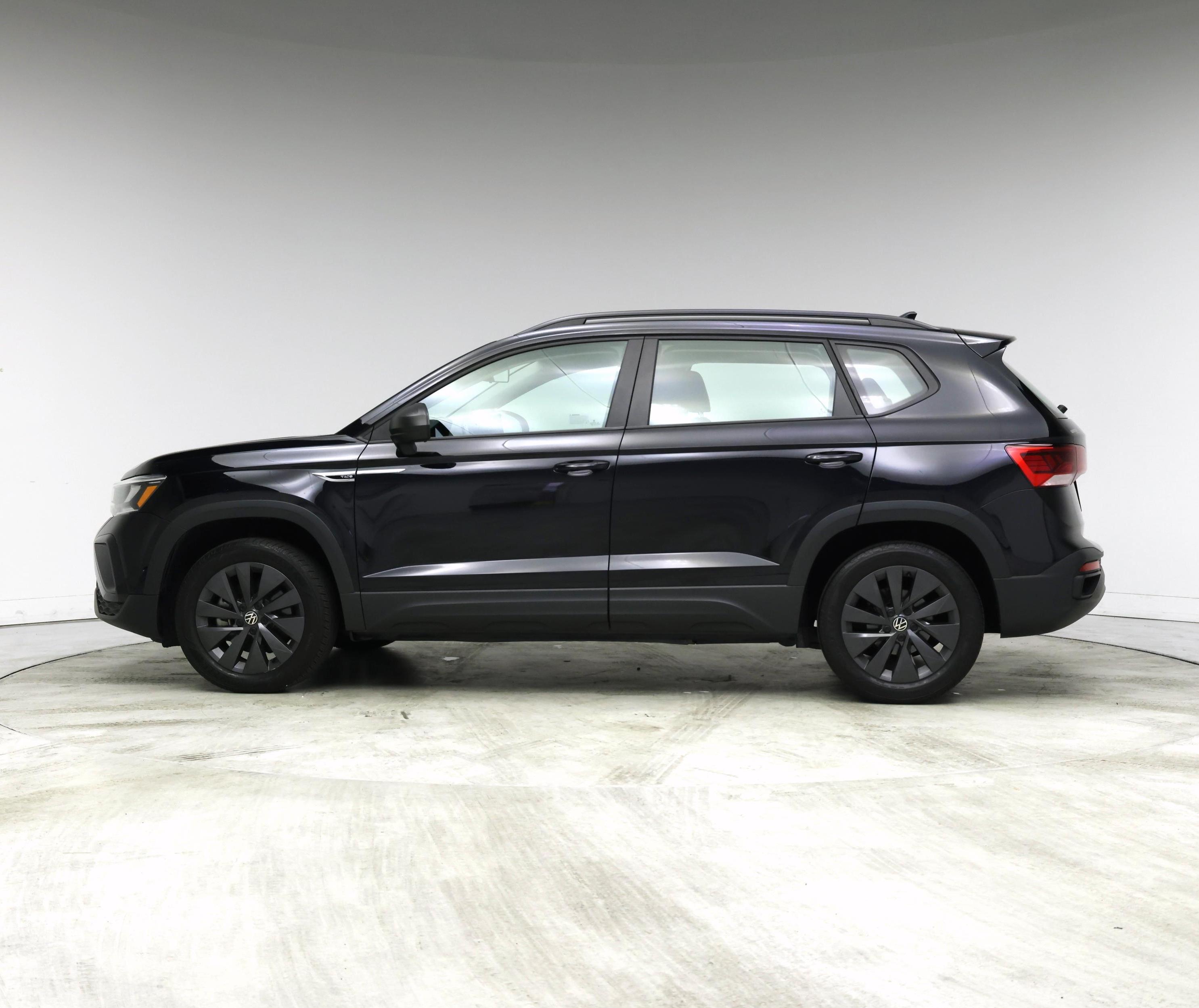 Thumbnail: 2022 Volkswagen Taos - 3