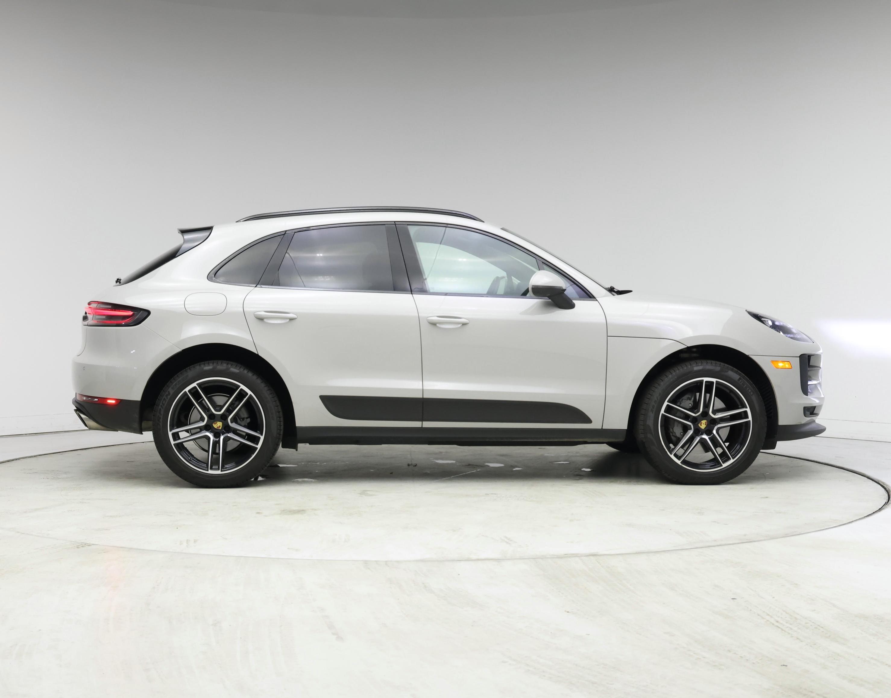 Thumbnail: 2021 Porsche Macan - 7