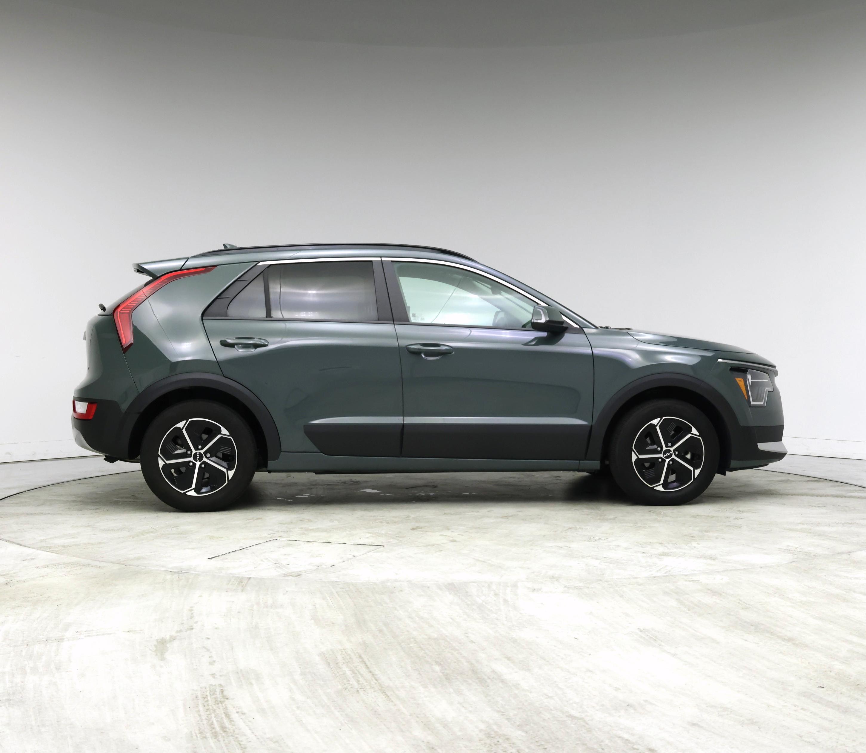 Thumbnail: 2024 Kia Niro - 7