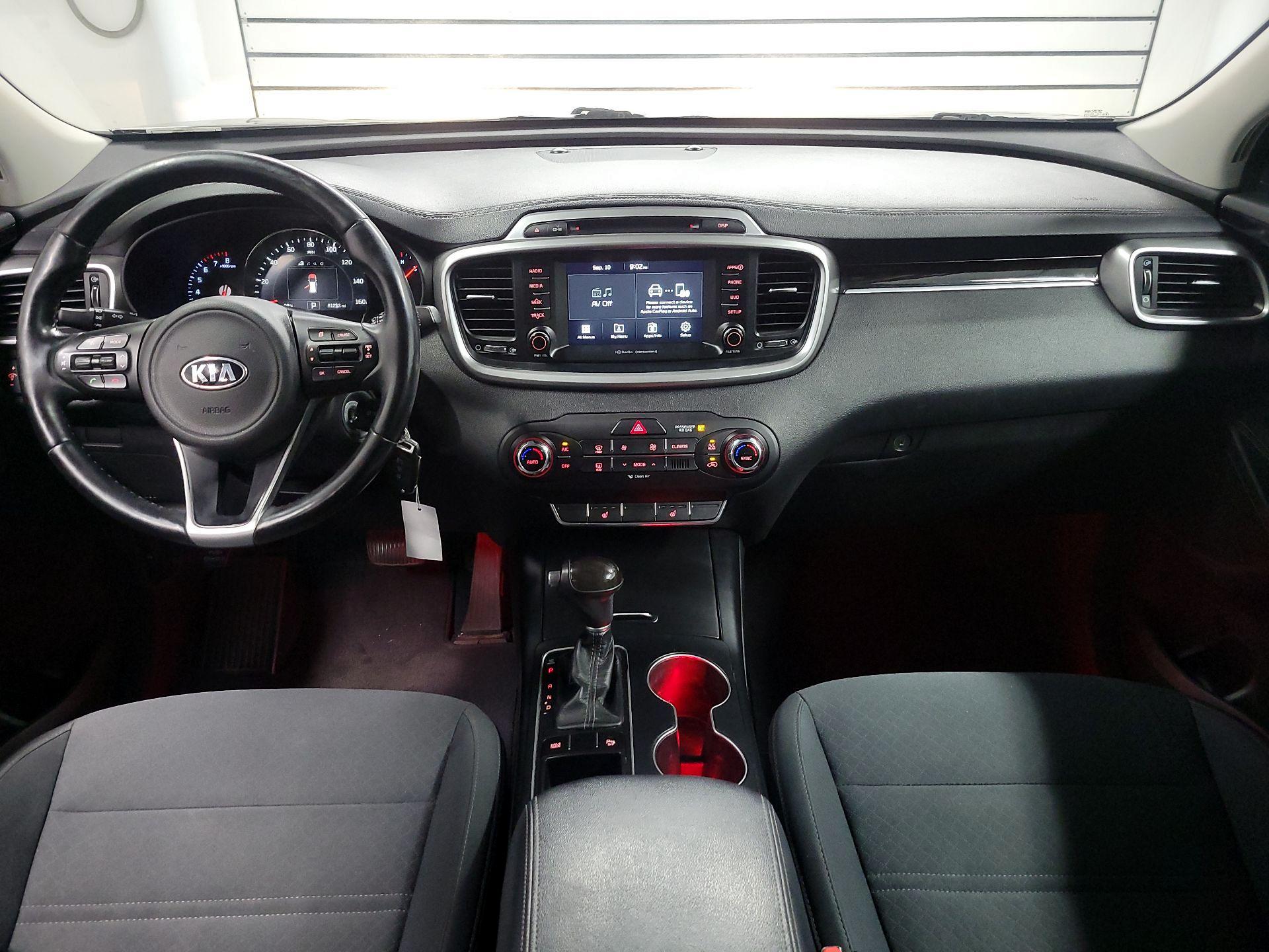 Thumbnail: 2017 Kia Sorento - 9