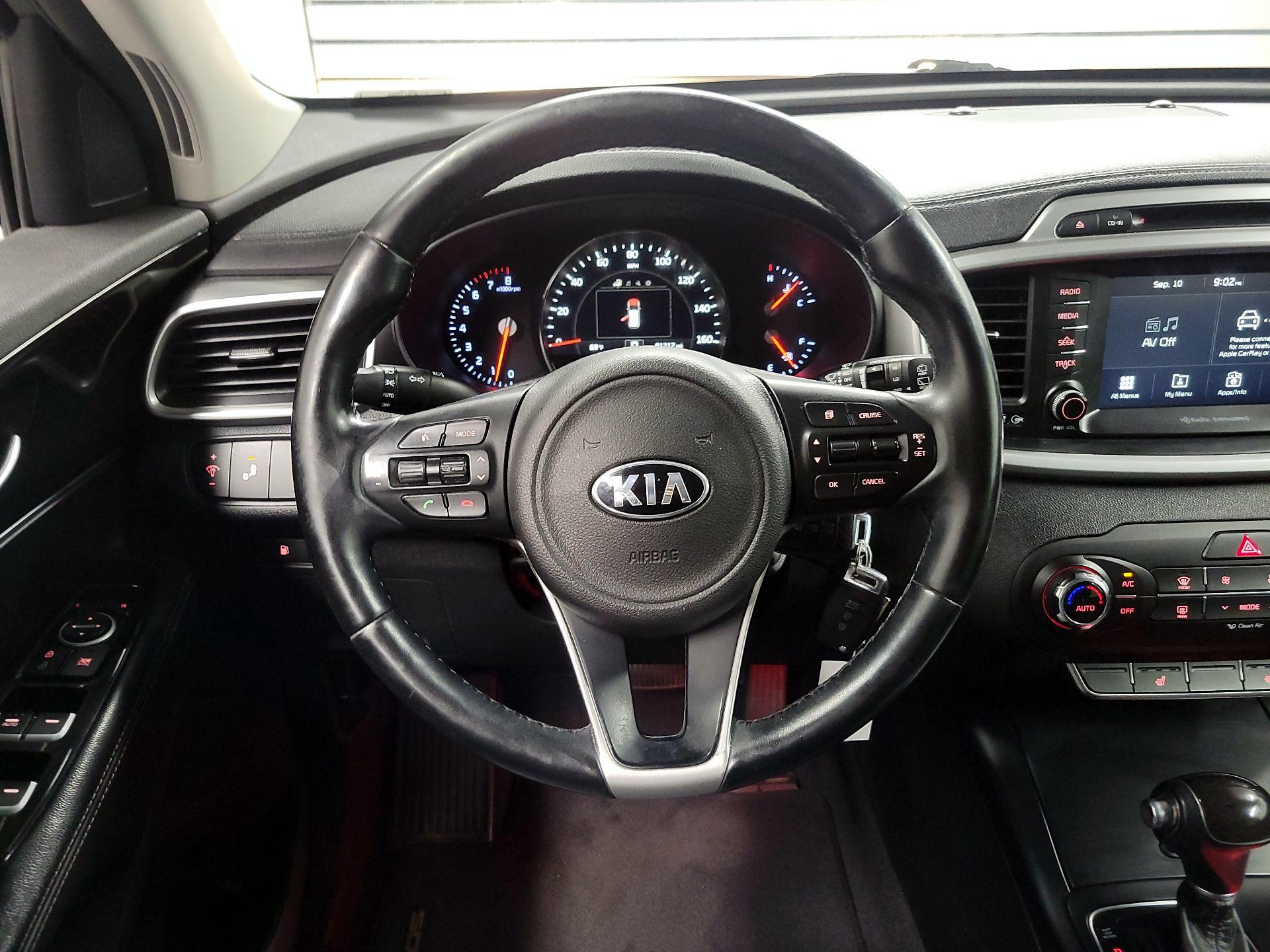 Thumbnail: 2017 Kia Sorento - 10