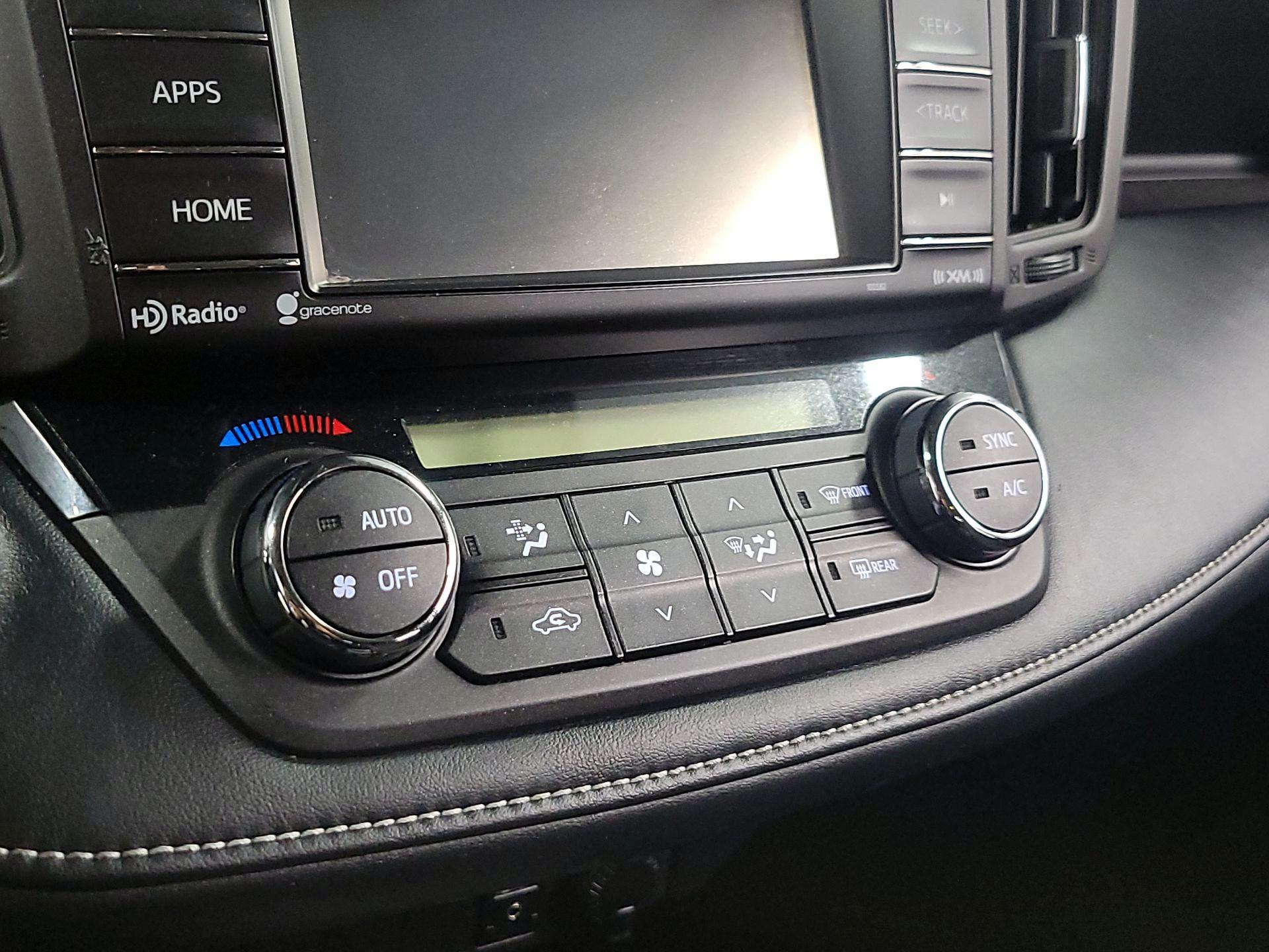 Thumbnail: 2018 Toyota RAV4 - 16