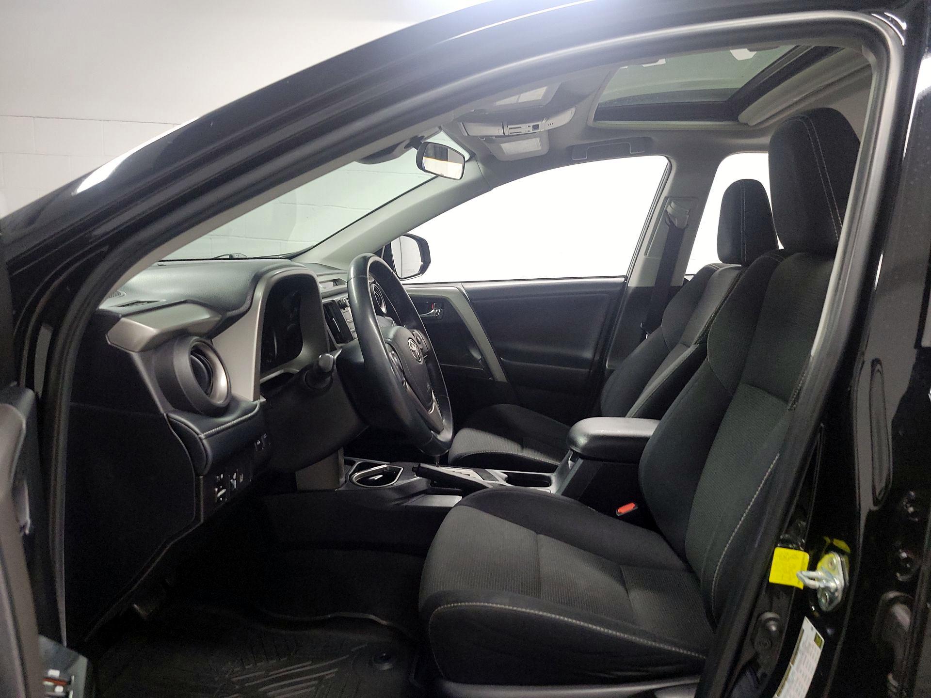 Thumbnail: 2018 Toyota RAV4 - 19
