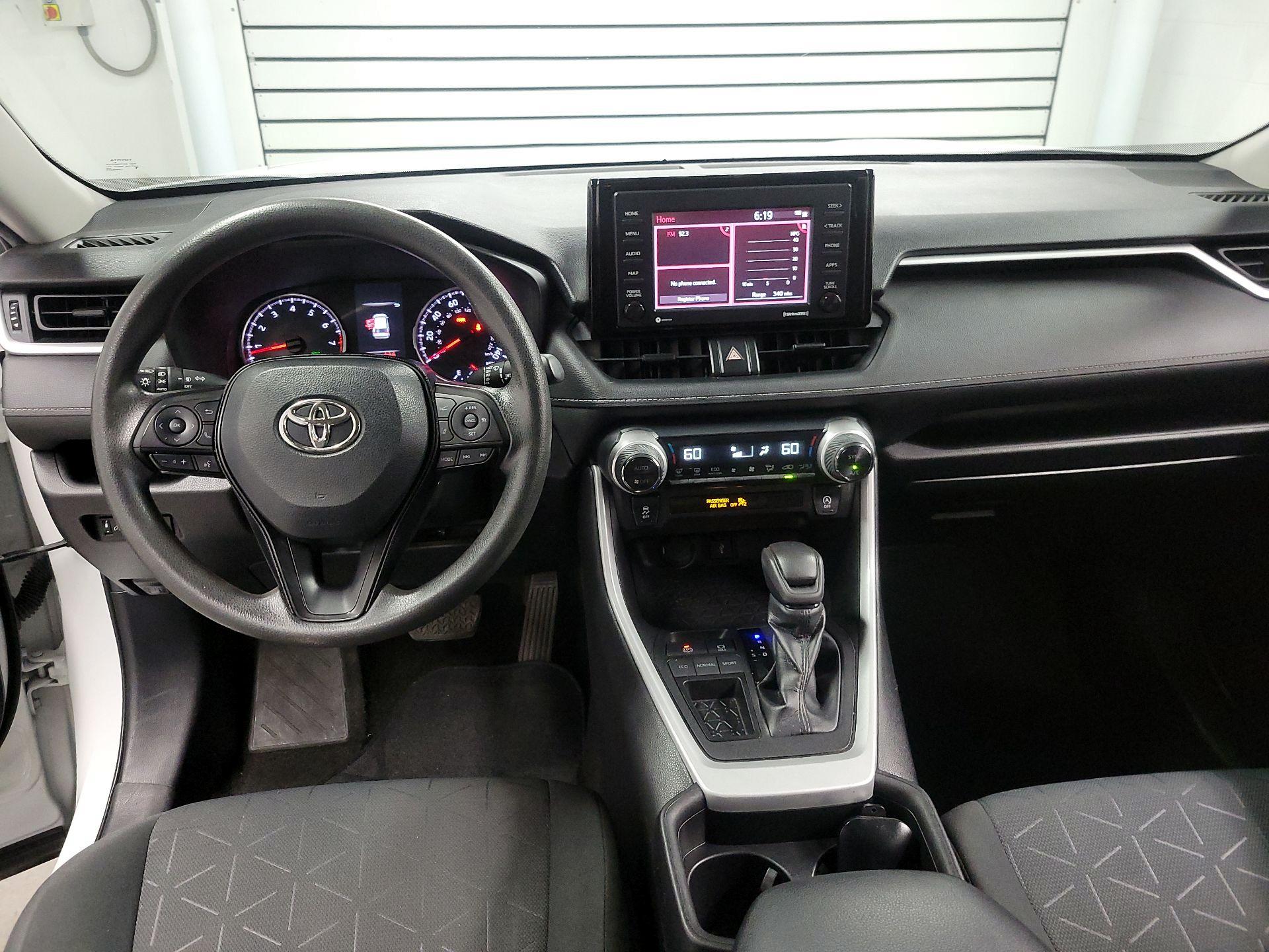 Thumbnail: 2021 Toyota RAV4 - 9