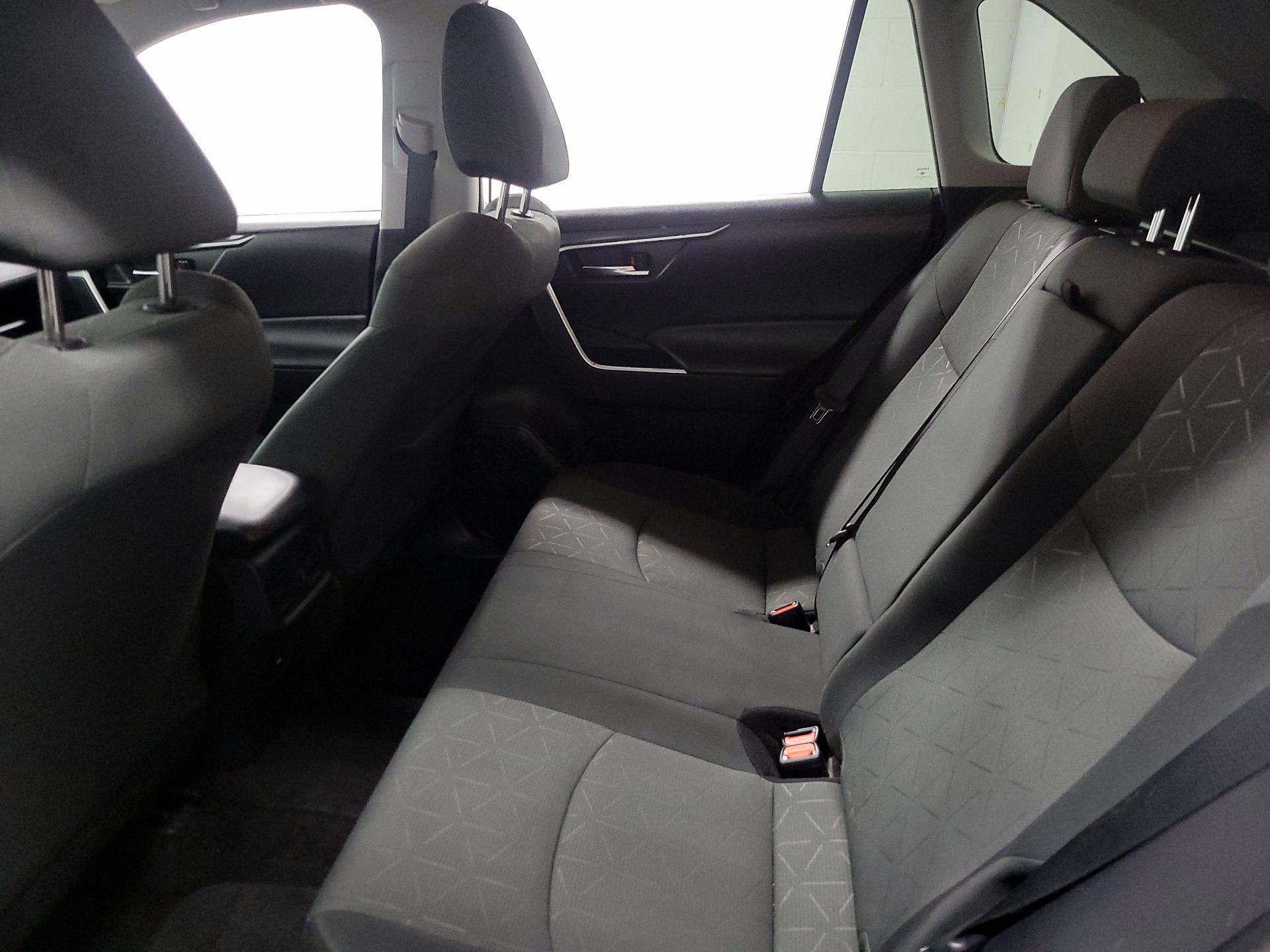 Thumbnail: 2021 Toyota RAV4 - 17