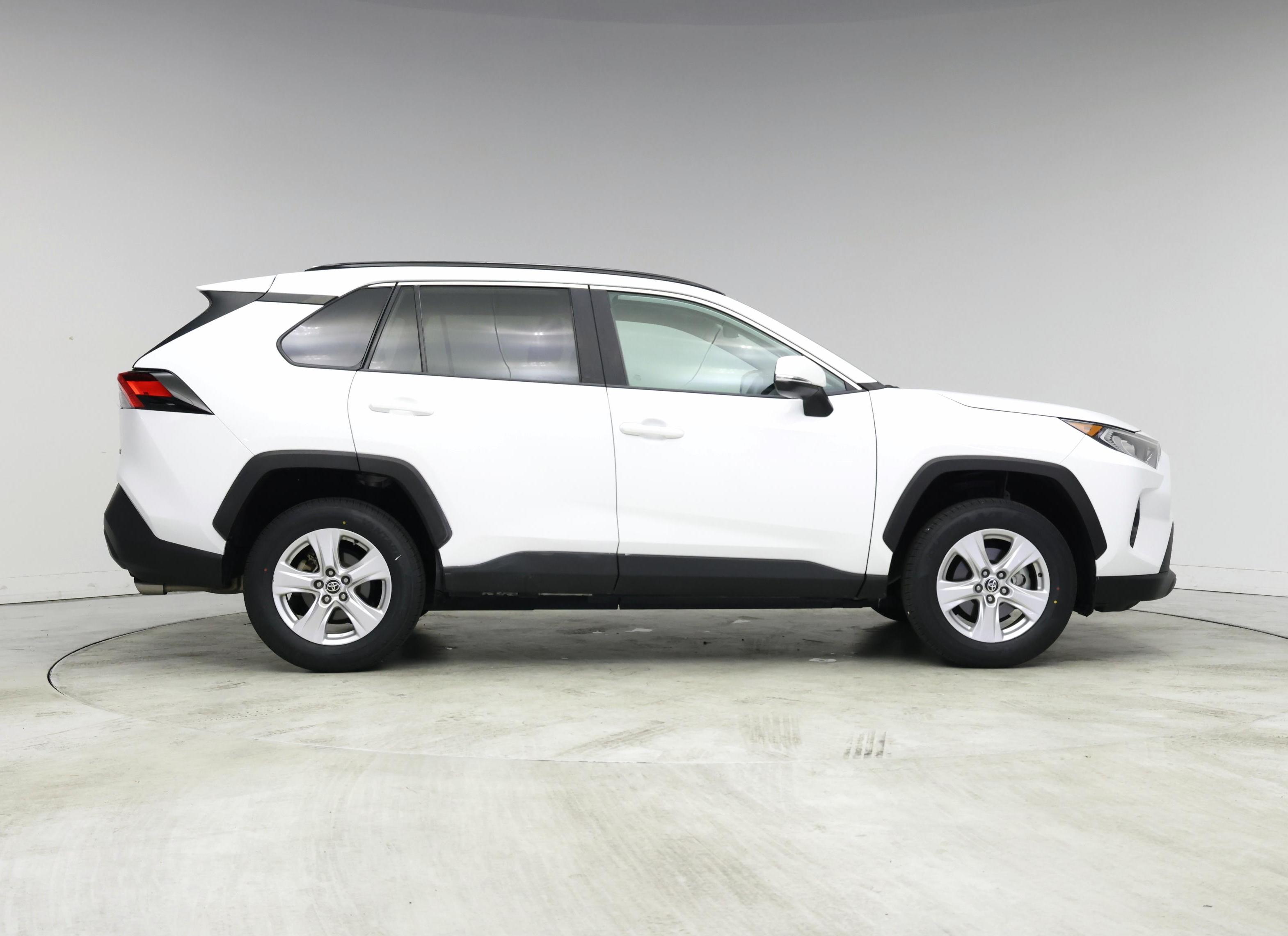 Thumbnail: 2021 Toyota RAV4 - 7