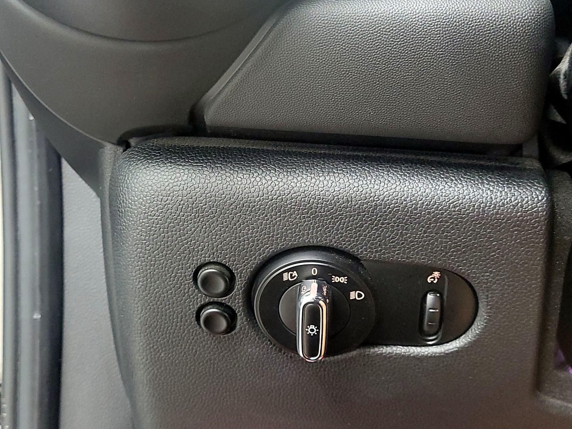 Thumbnail: 2019 MINI Cooper Hardtop - 13