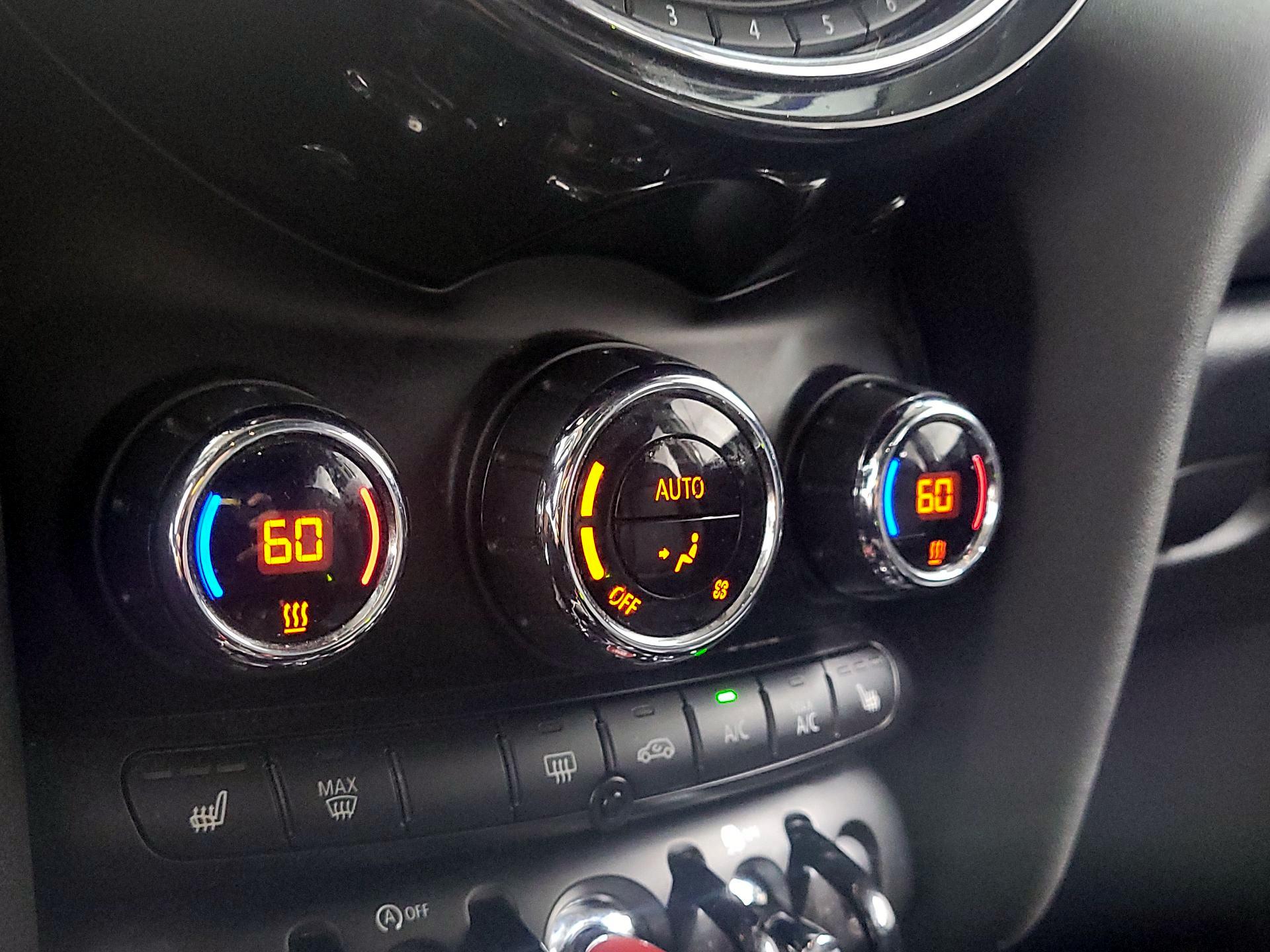 Thumbnail: 2019 MINI Cooper Hardtop - 16