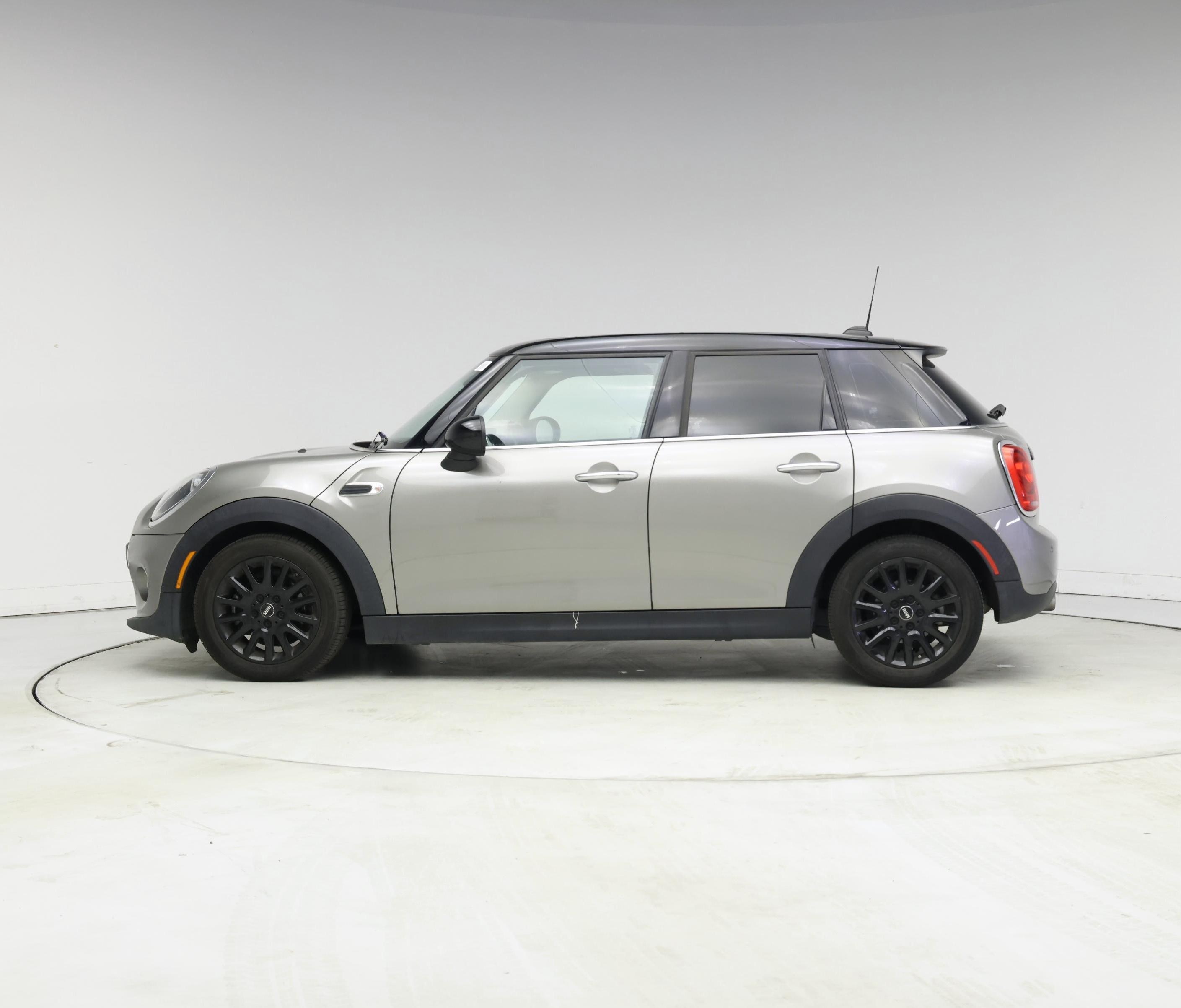 Thumbnail: 2019 MINI Cooper Hardtop - 3