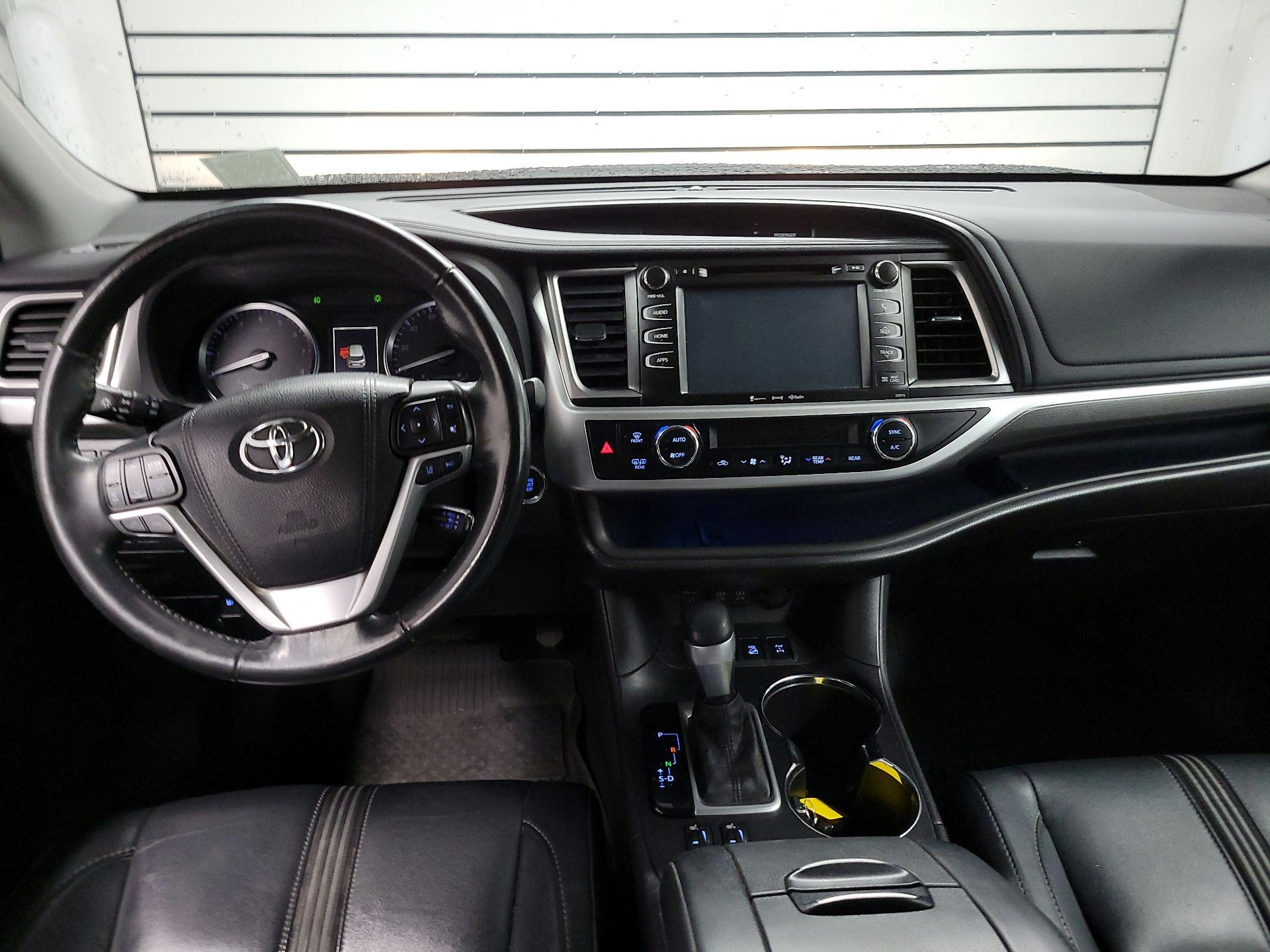Thumbnail: 2017 Toyota Highlander - 9