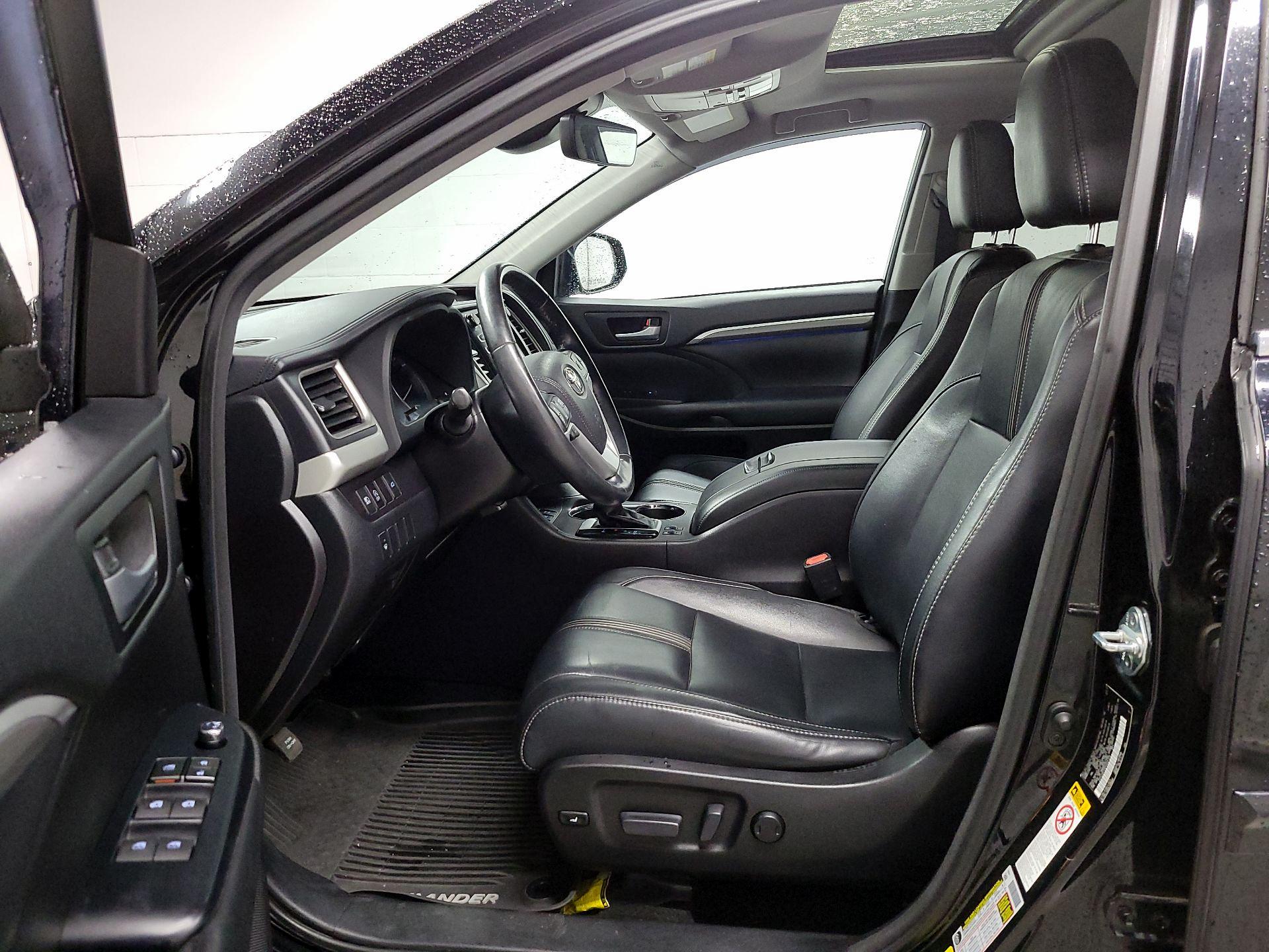 Thumbnail: 2017 Toyota Highlander - 11