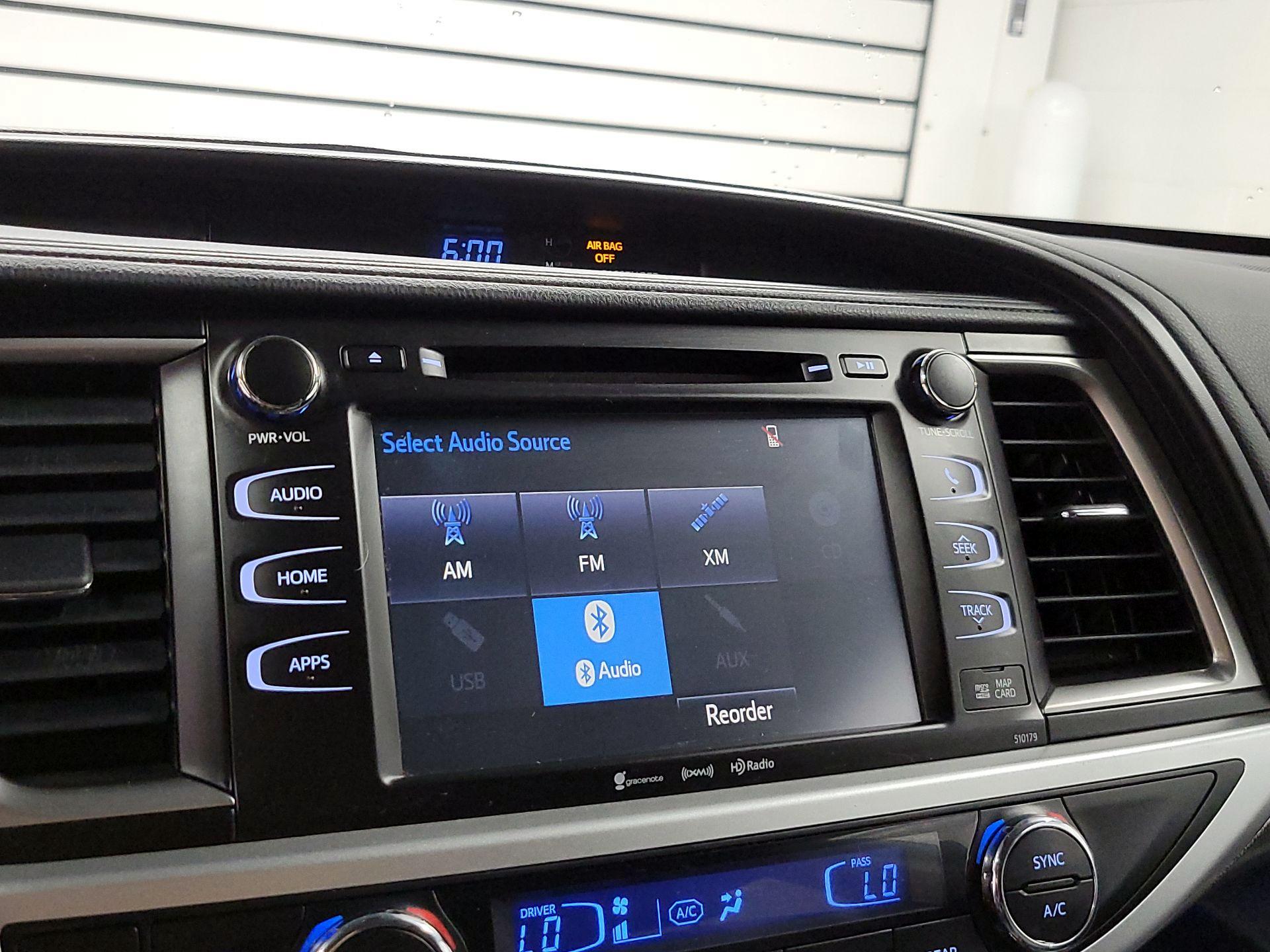 Thumbnail: 2017 Toyota Highlander - 15