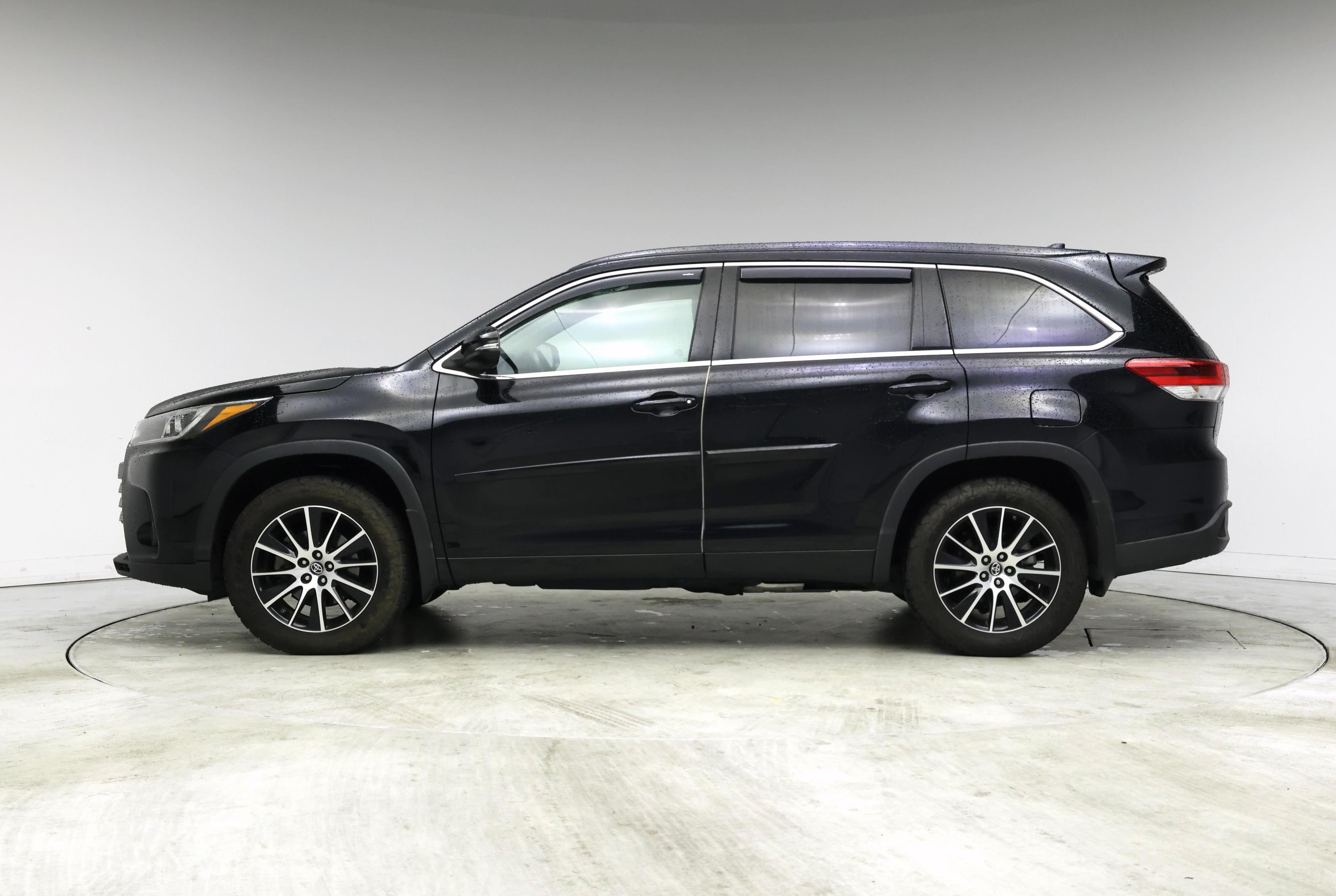 Thumbnail: 2017 Toyota Highlander - 3