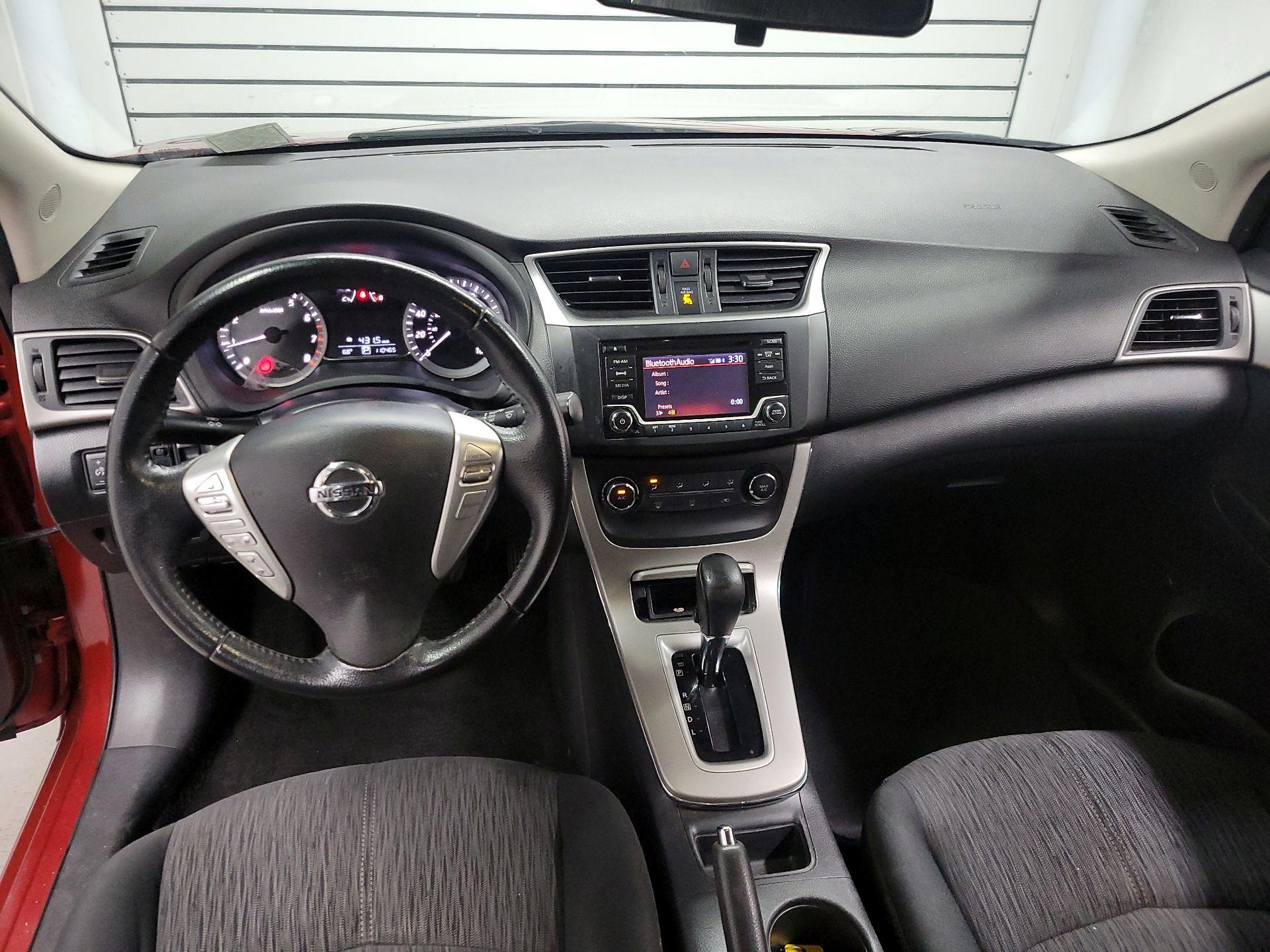 Thumbnail: 2015 Nissan Sentra - 9