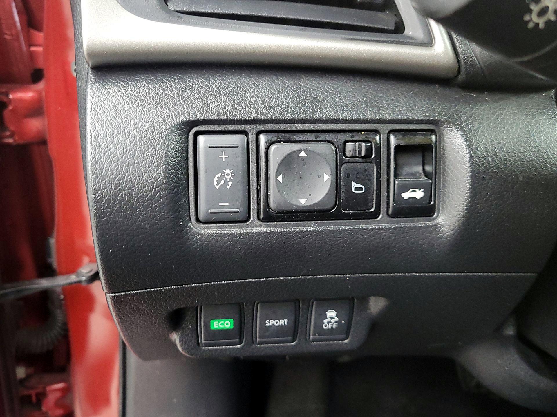 Thumbnail: 2015 Nissan Sentra - 13