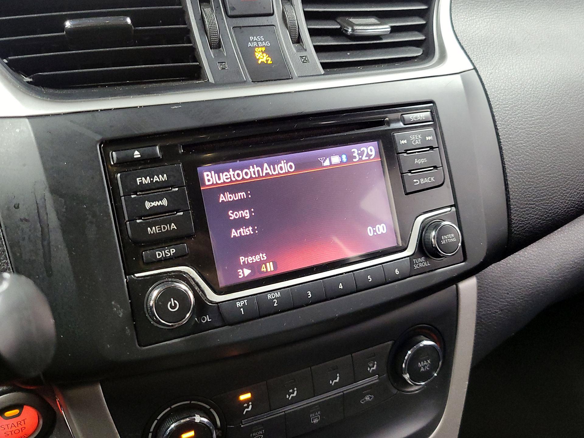 Thumbnail: 2015 Nissan Sentra - 15