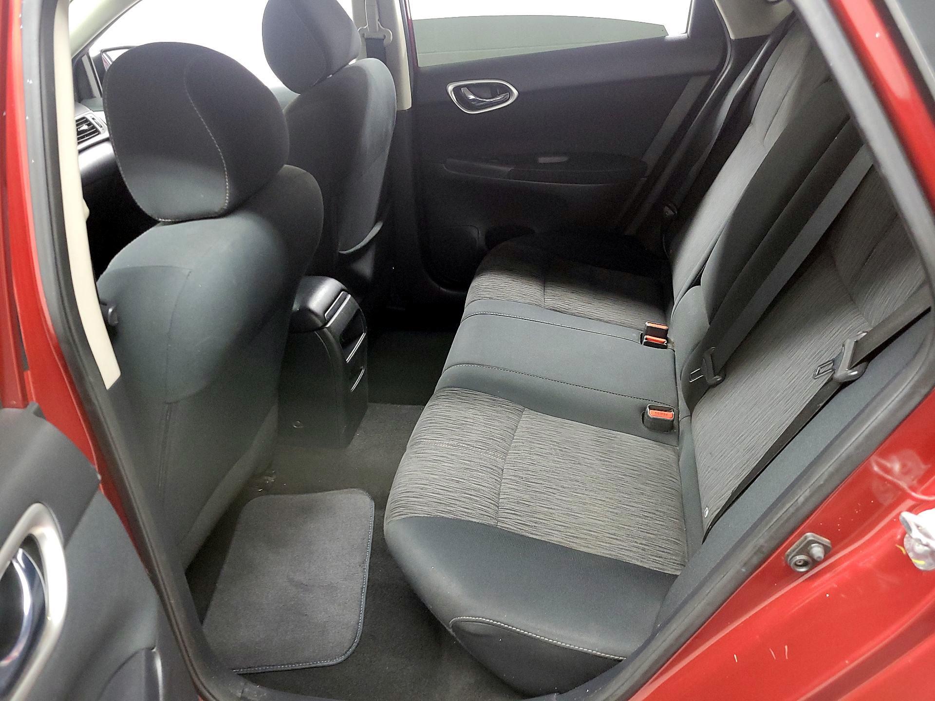 Thumbnail: 2015 Nissan Sentra - 18
