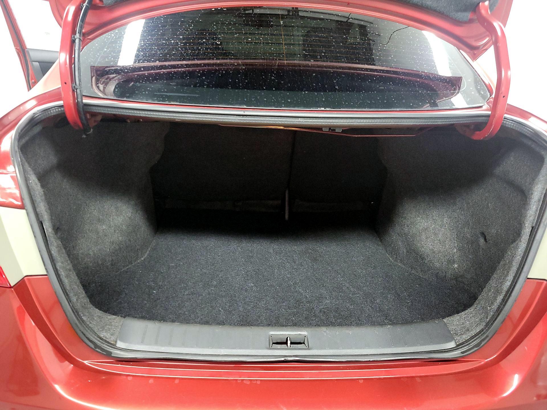 Thumbnail: 2015 Nissan Sentra - 19