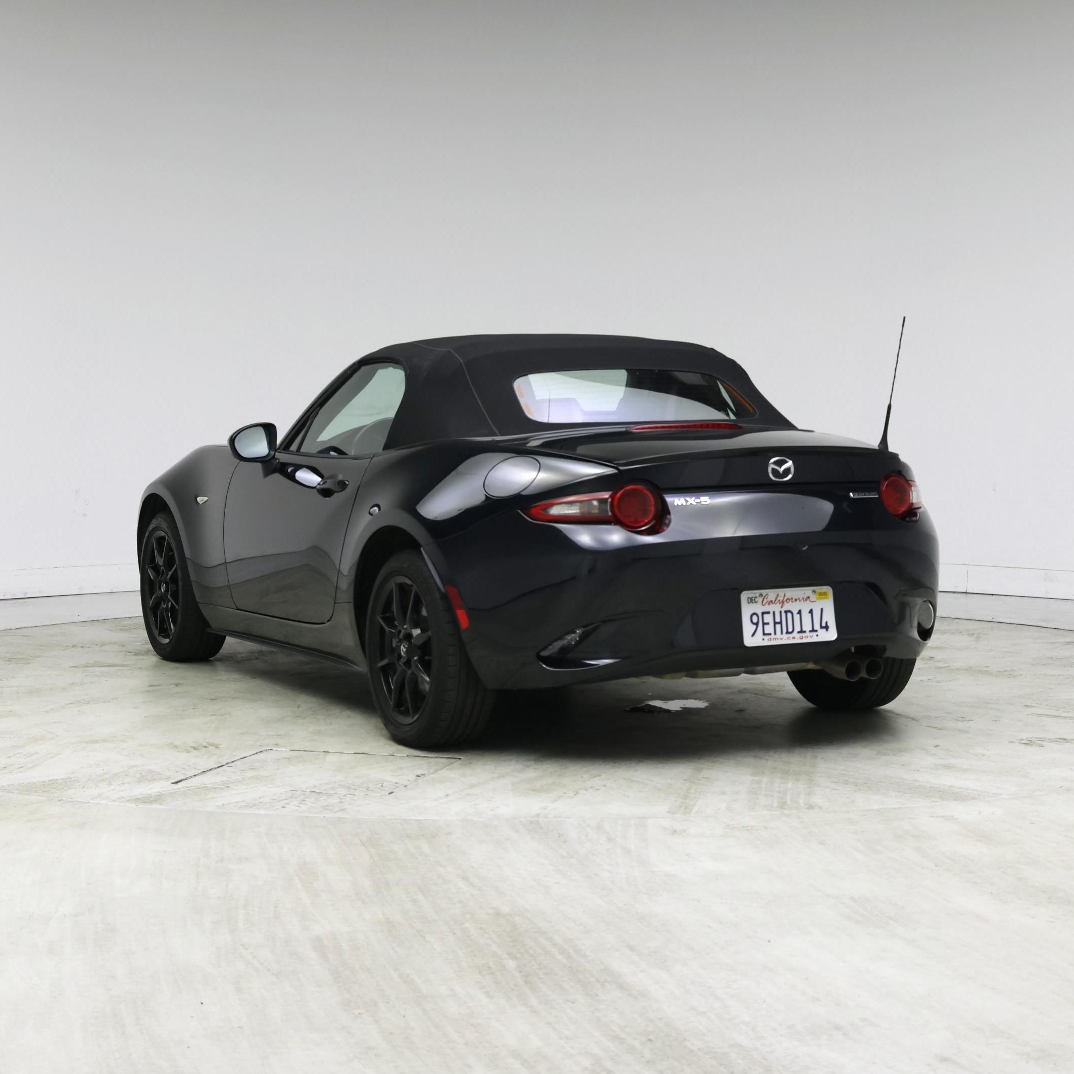 Thumbnail: 2022 Mazda MX-5 Miata - 2