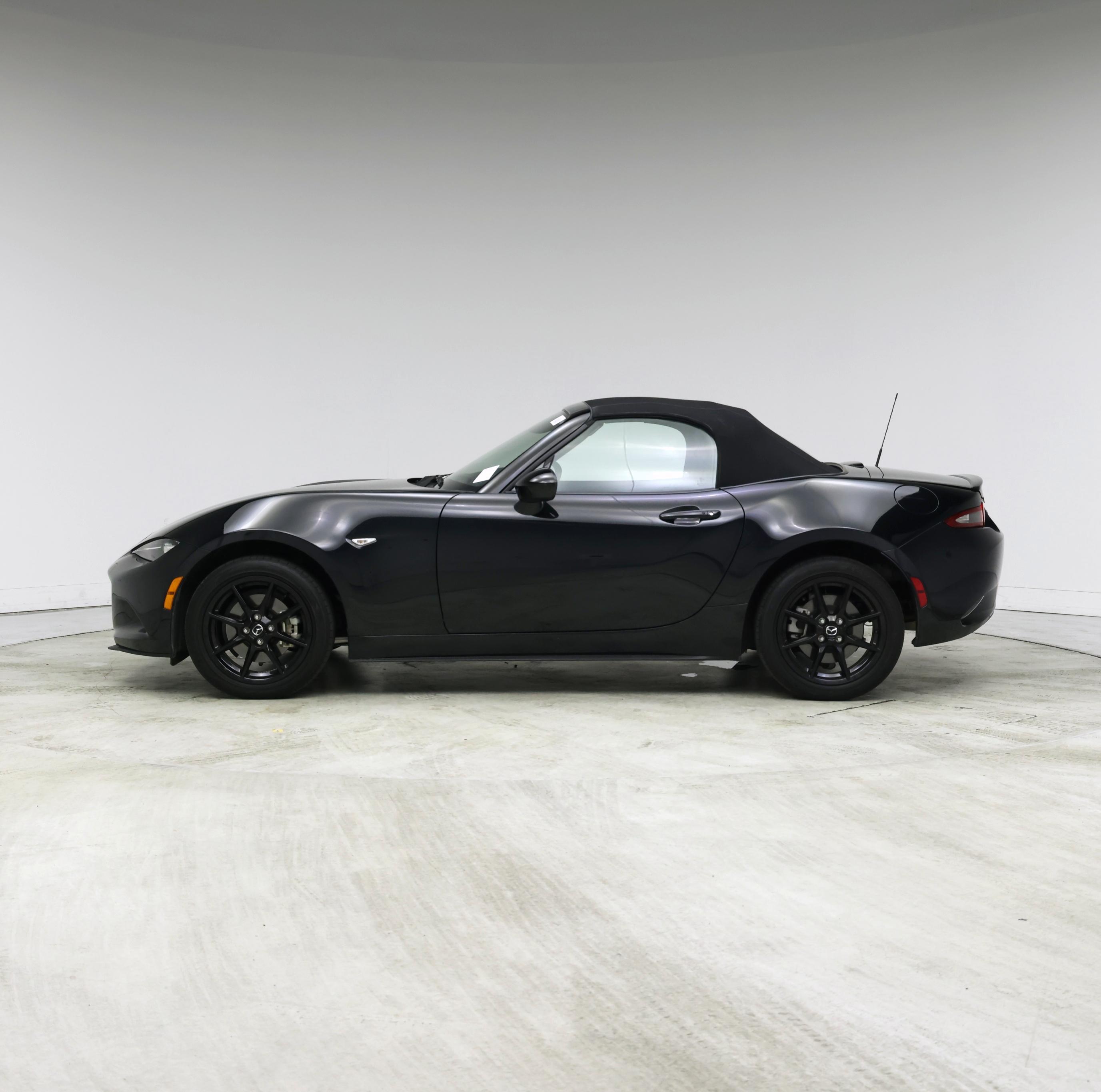 Thumbnail: 2022 Mazda MX-5 Miata - 3