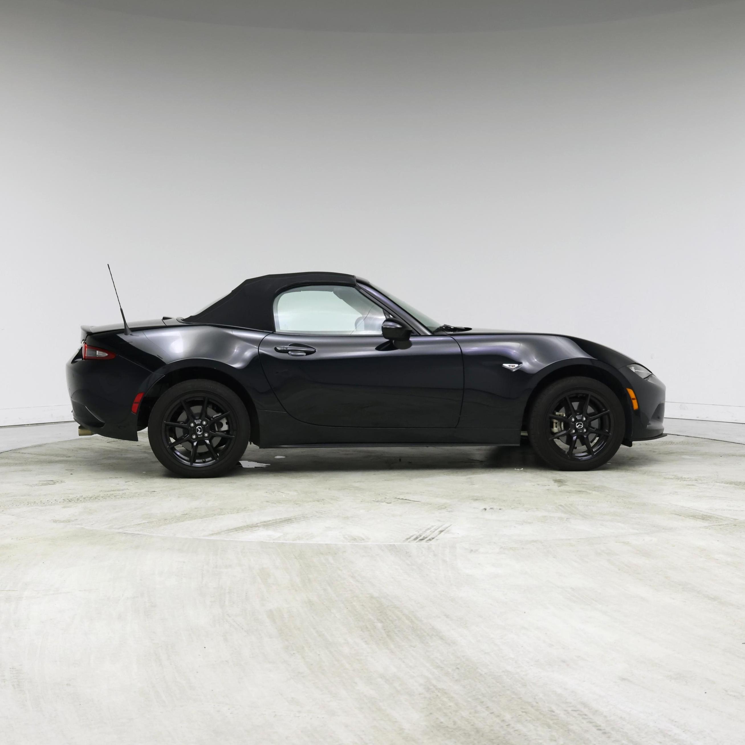 Thumbnail: 2022 Mazda MX-5 Miata - 7